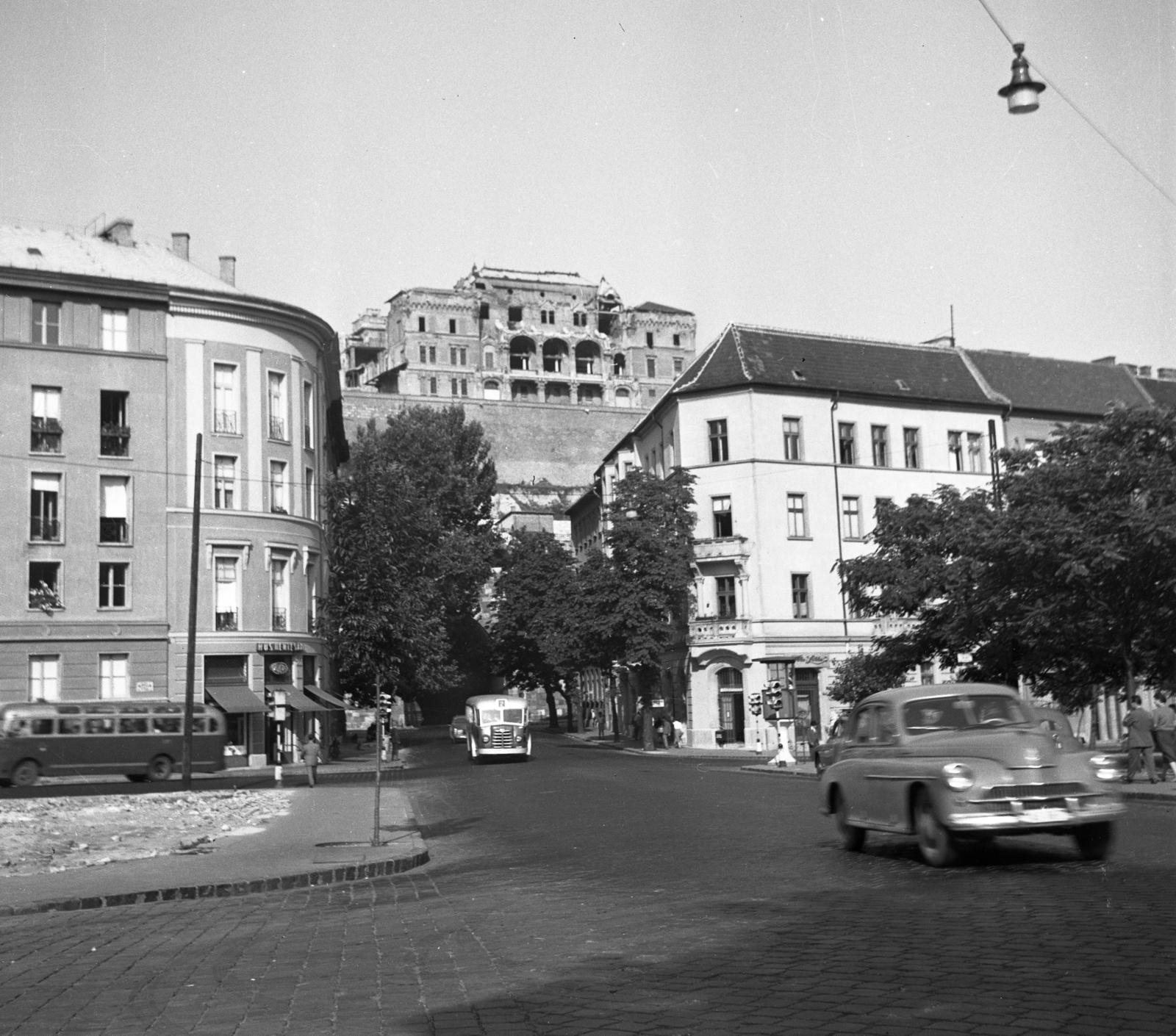 1958, Bán Tamás, jelzőlámpa, hentesüzlet, rendőrkalitka, háborús kár, alagút, palota, útkereszteződés, Fortepan #304411