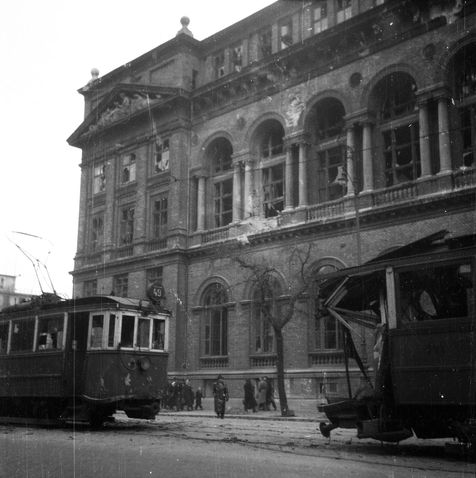 1956, Bán Tamás, viszonylatszám, egyetem, épületkár, járműroncs, villamos, Fortepan #304429