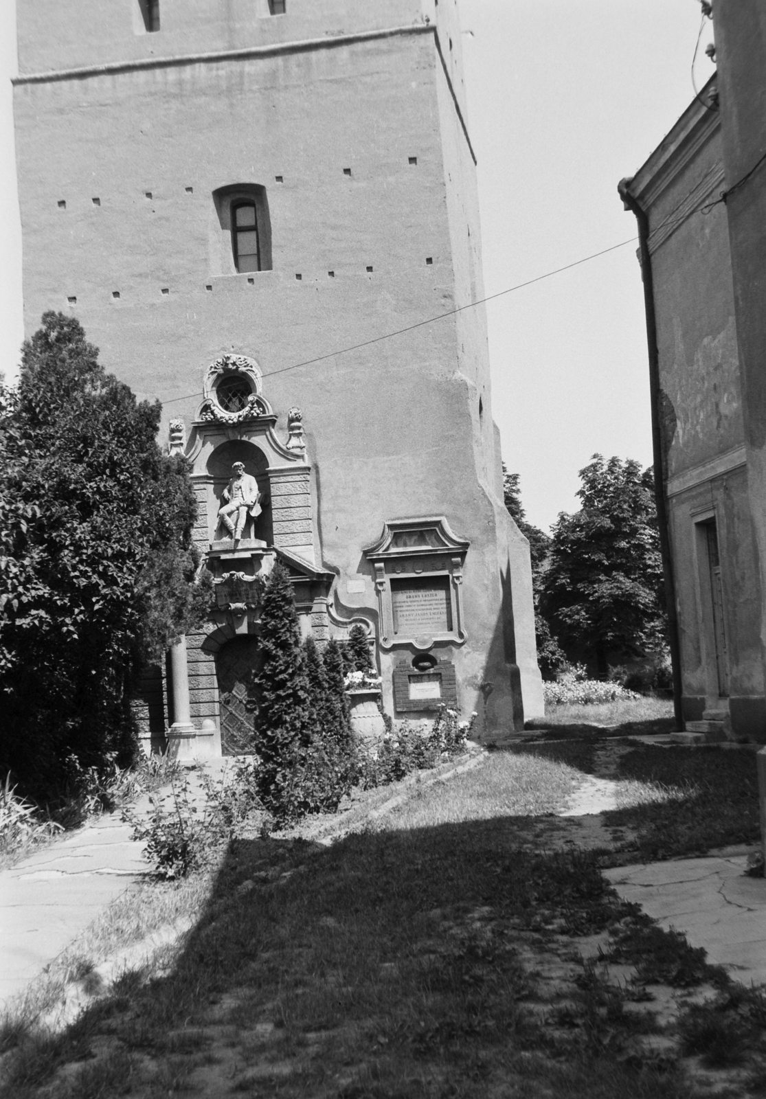 Romania,Transylvania, Salonta, Csonkatorony, Arany János-emlékmű (Stróbl Alajos és Kolozsvári Szeszák Ferenc)., 1985, Németh Tamás, sculpture, tower, János Arany-portrayal, Fortepan #30443