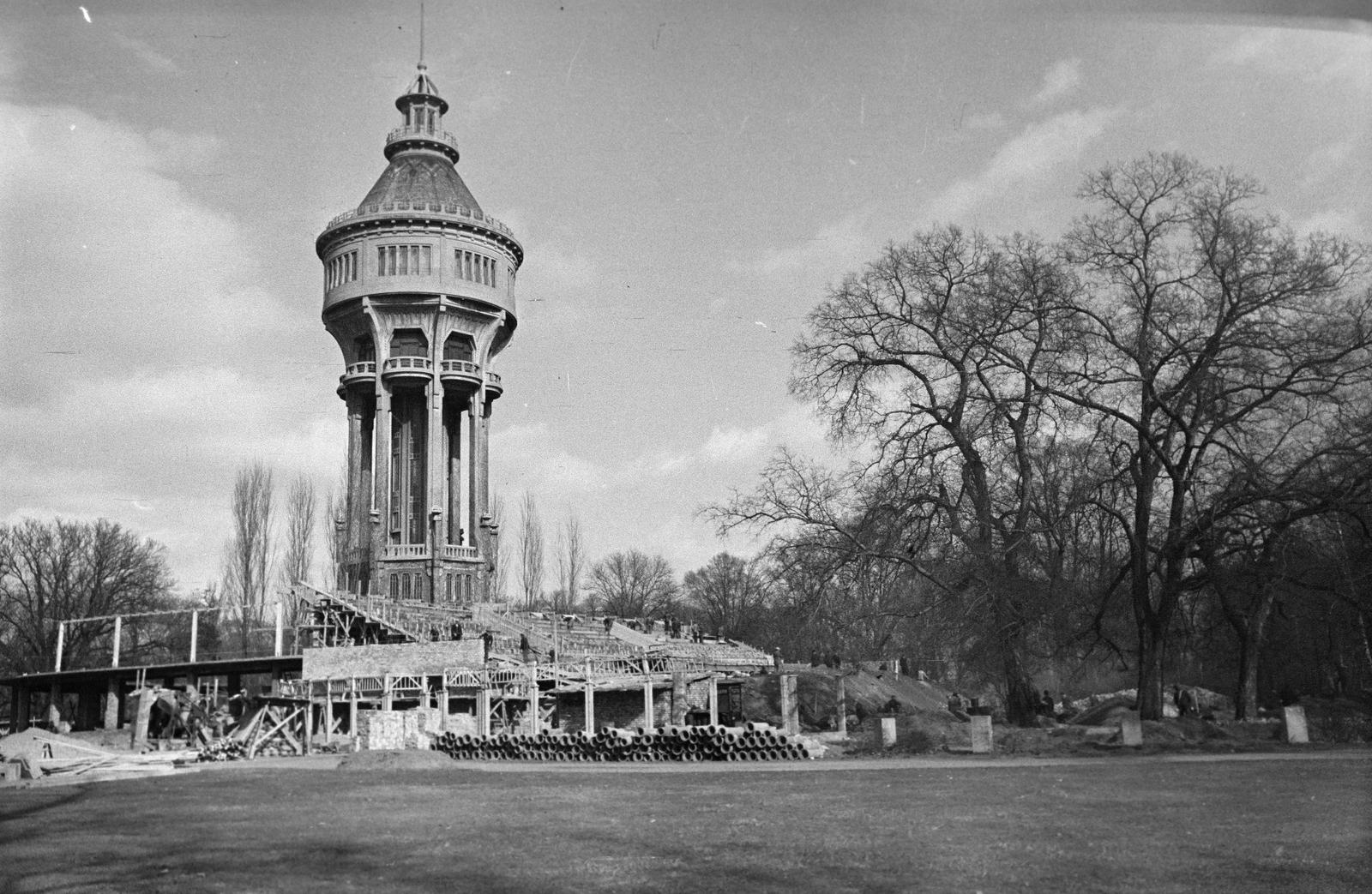 Magyarország, Margitsziget, Budapest, a Margitszigeti Szabadtéri Színpad építése., 1938, Inkey Tibor, víztorony, építkezés, Fortepan #304465