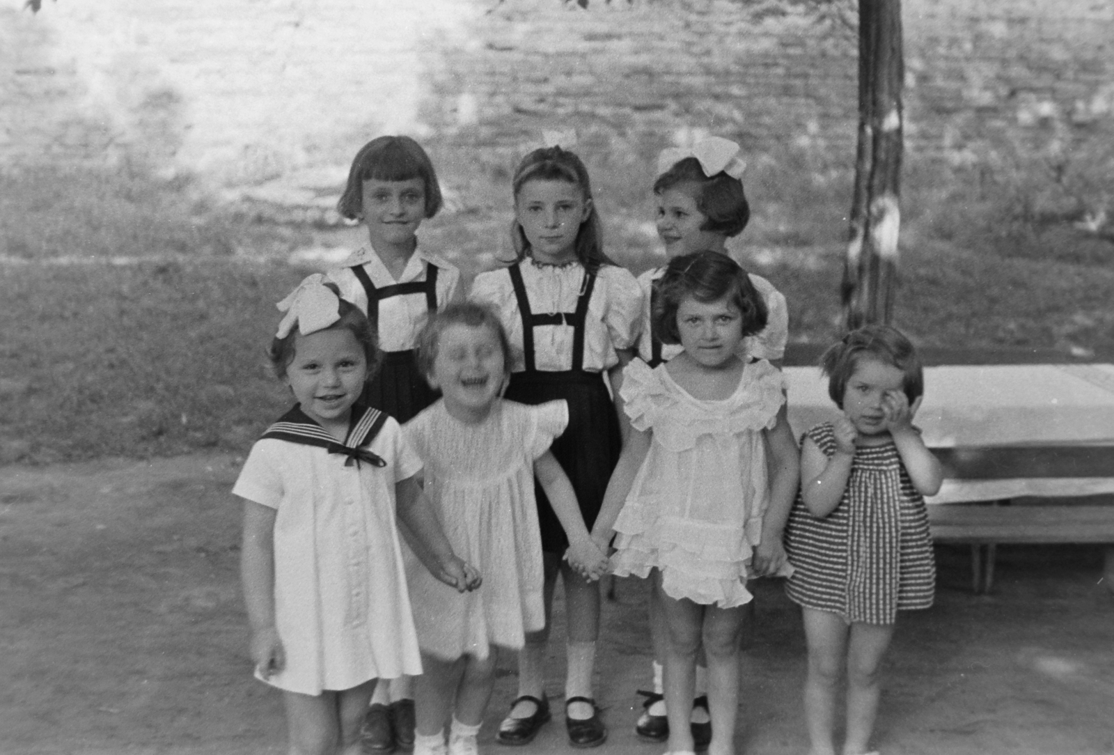 1960, Németh Tamás, tableau, girl, kids, ribbon, Fortepan #30452