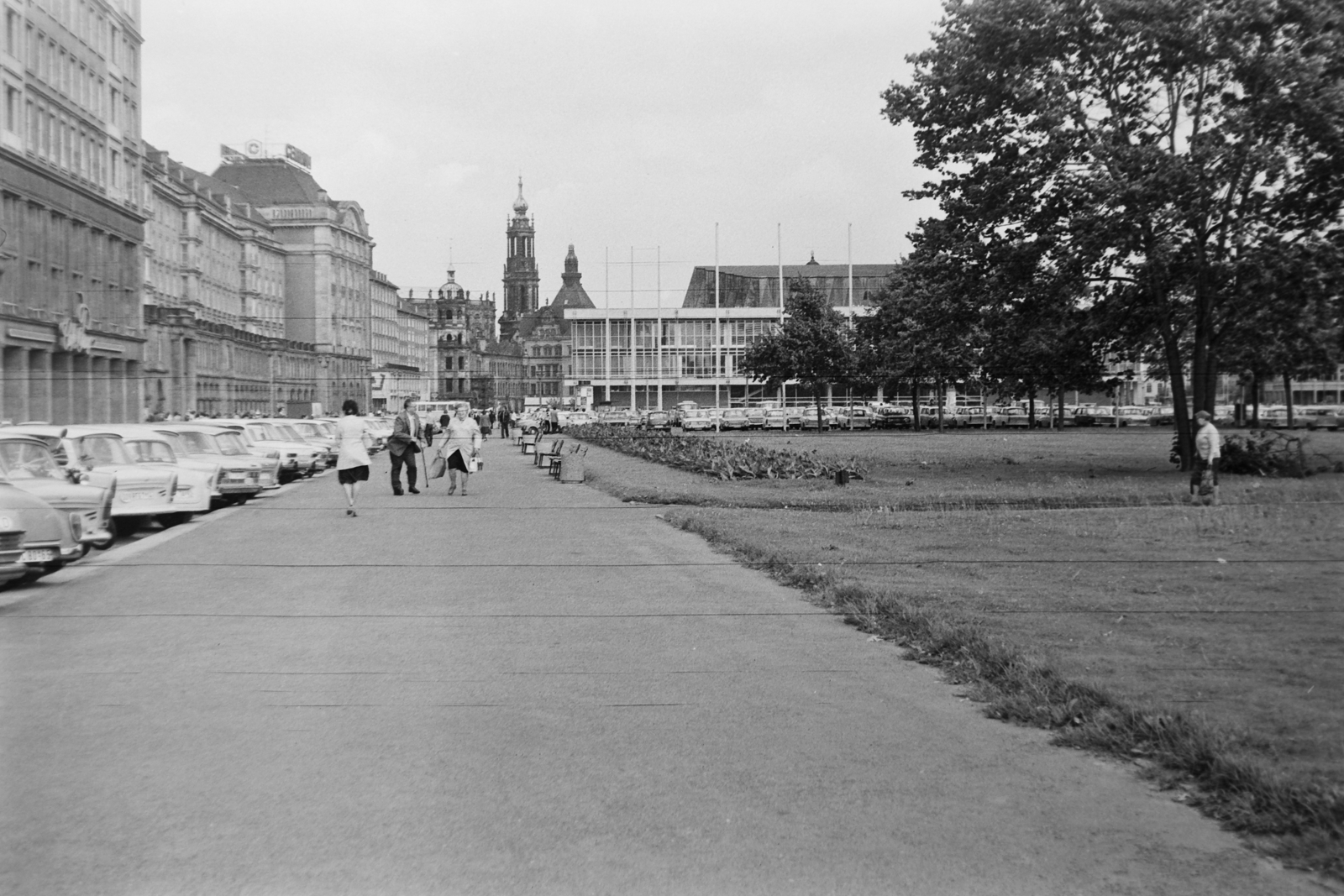 Germany, Dresden, Seestrasse a Wilsdruffer Strasse (Ernst-Thälmann-Strasse) felé nézve., 1976, Németh Tamás, GDR, Fortepan #30463