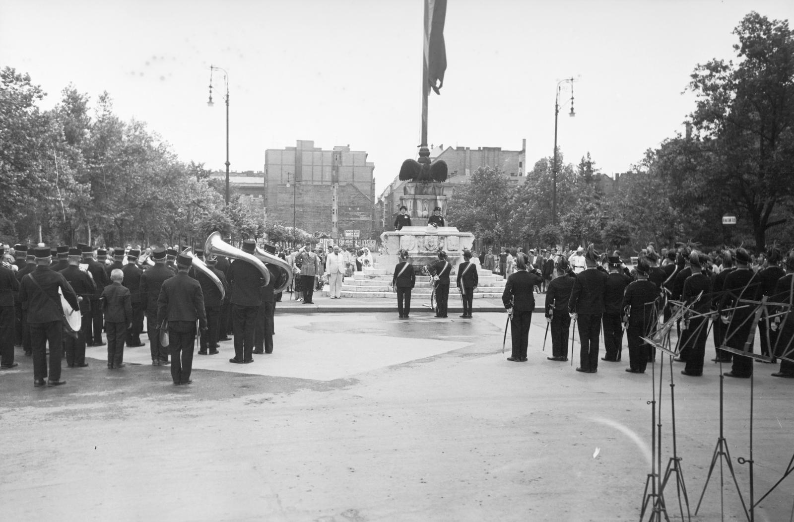 1937, Inkey Tibor, irredenta emlékmű, Országzászló, fúvószenekar, ünnepség, díszszemle, kottatartó, Fortepan #304642