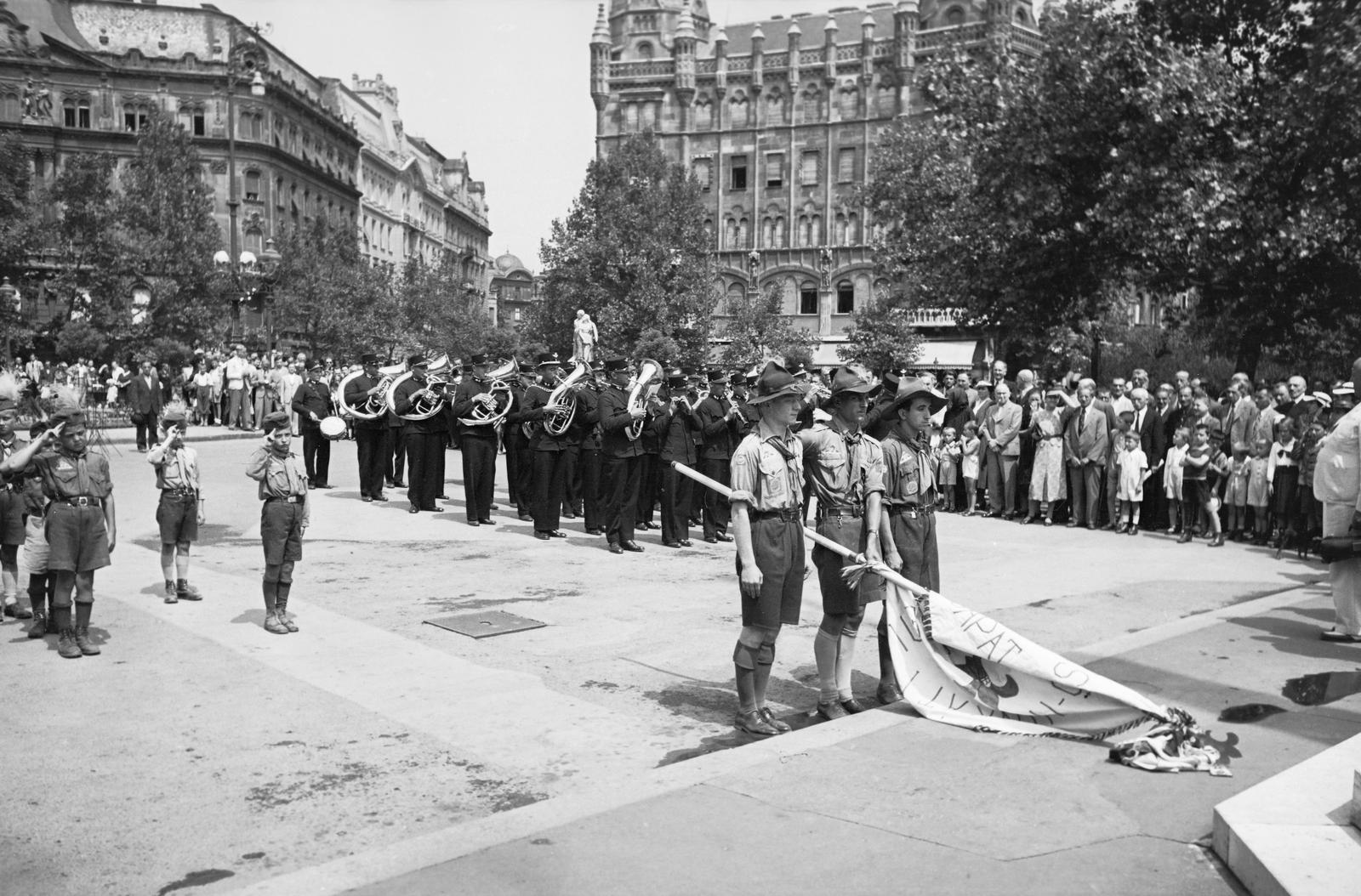1937, Inkey Tibor, scouting, march, wind band, parade, salute, flag, Fortepan #304649