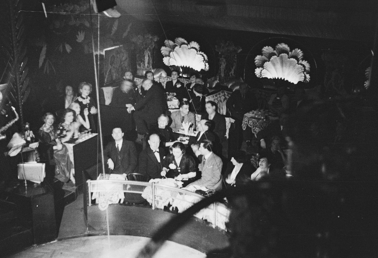 Magyarország, Budapest VI., Nagymező utca 20., a felvétel az Arizona mulatóban készült., 1937, Inkey Tibor, revü, Budapest, Fortepan #304654