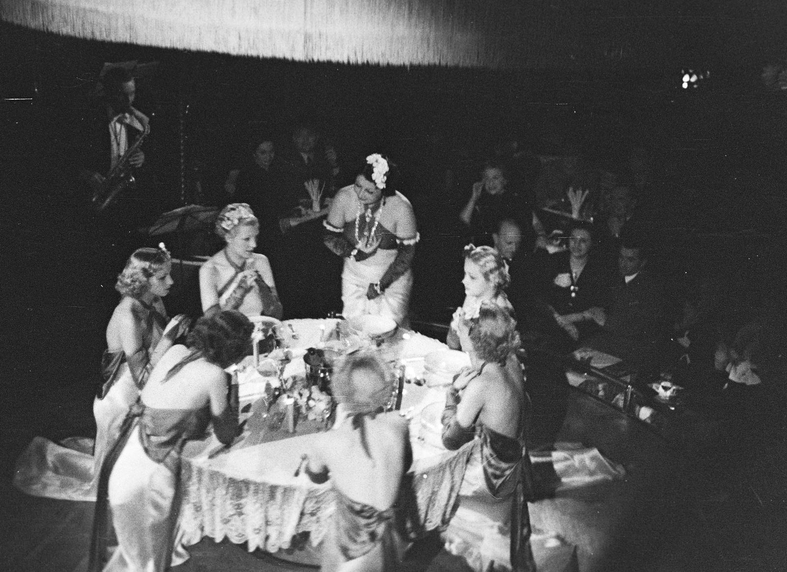 Magyarország, Budapest VI., Nagymező utca 20., a felvétel az Arizona mulatóban készült., 1937, Inkey Tibor, revü, Budapest, Fortepan #304658