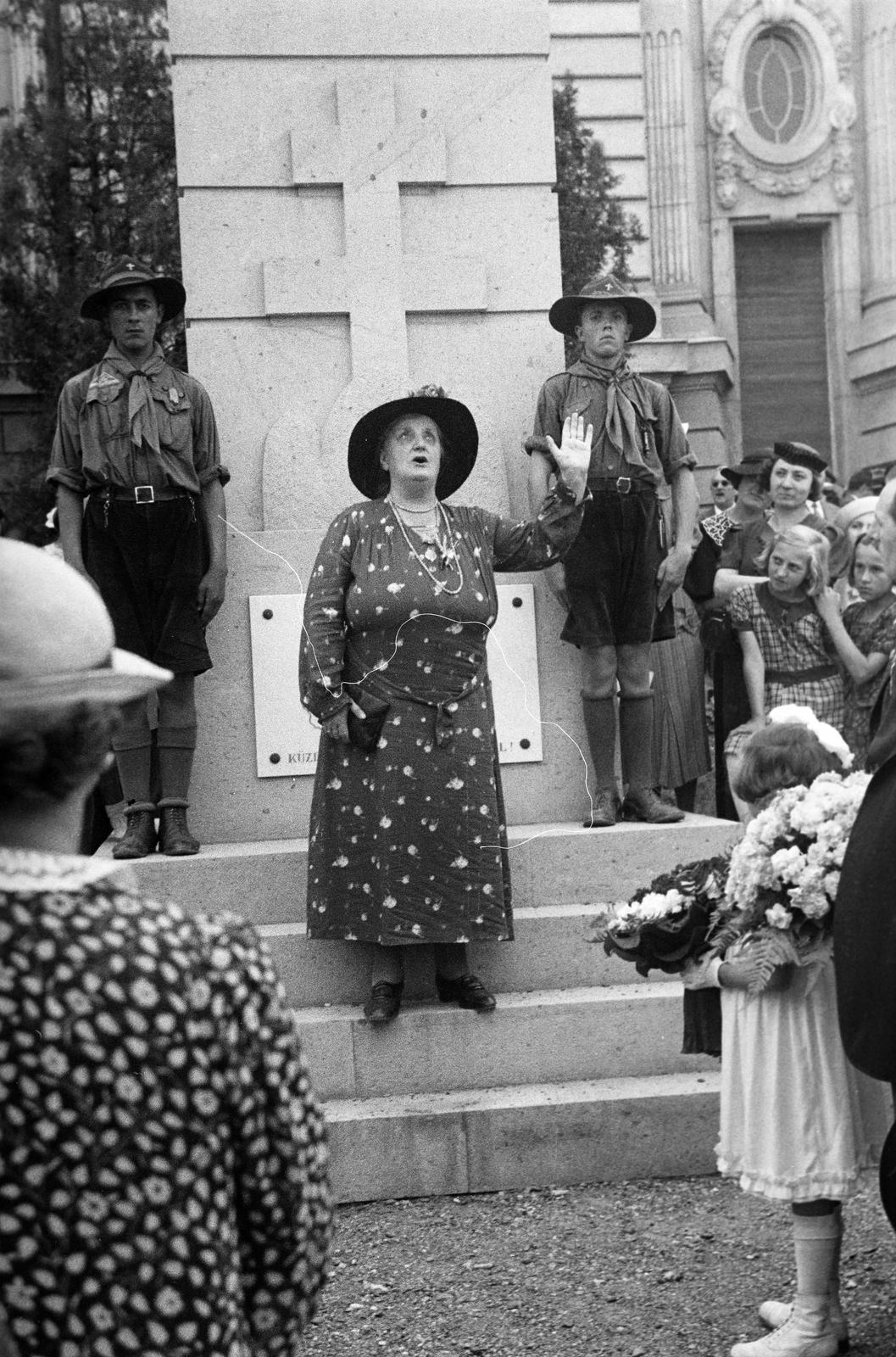 1939, Inkey Tibor, gesztus, Fortepan #304745