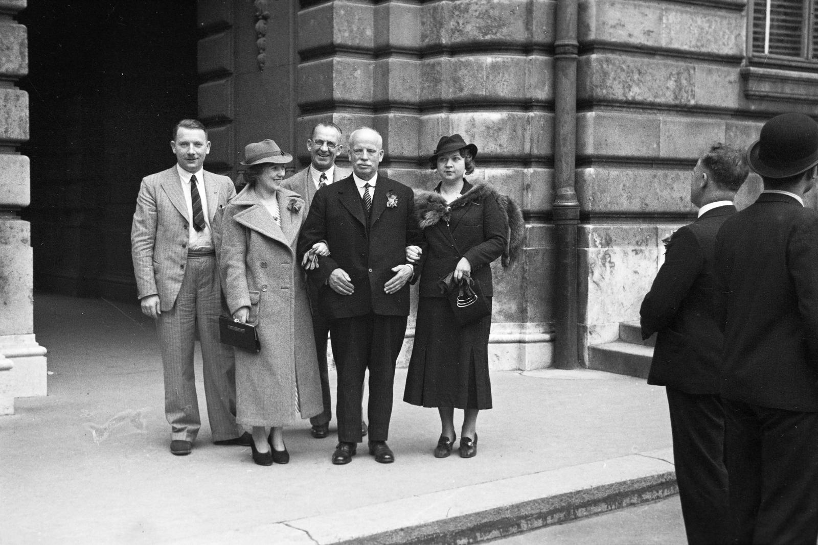 1937, Inkey Tibor, csoportkép, ünneplő ruha, szőrme, Fortepan #304794