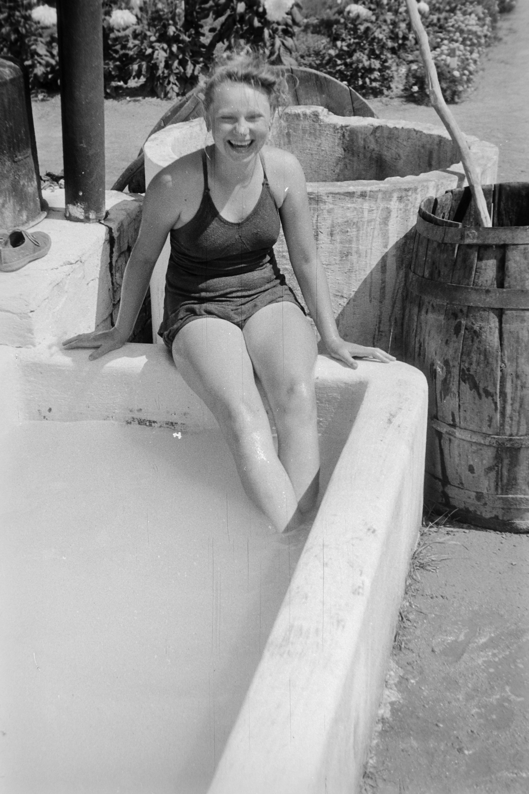 1960, Németh Tamás, bathing suit, bathing, barrel, fun, girl, bathtub, Fortepan #30485