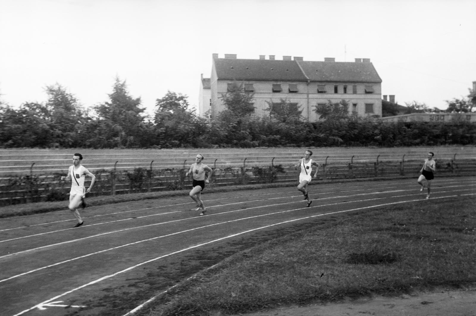 Magyarország, Budapest VIII., Sport utca, BSZKRT (később Előre, majd BKV Előre) pálya, atlétikai verseny., 1936, Inkey Tibor, futás, Budapest, Fortepan #304882