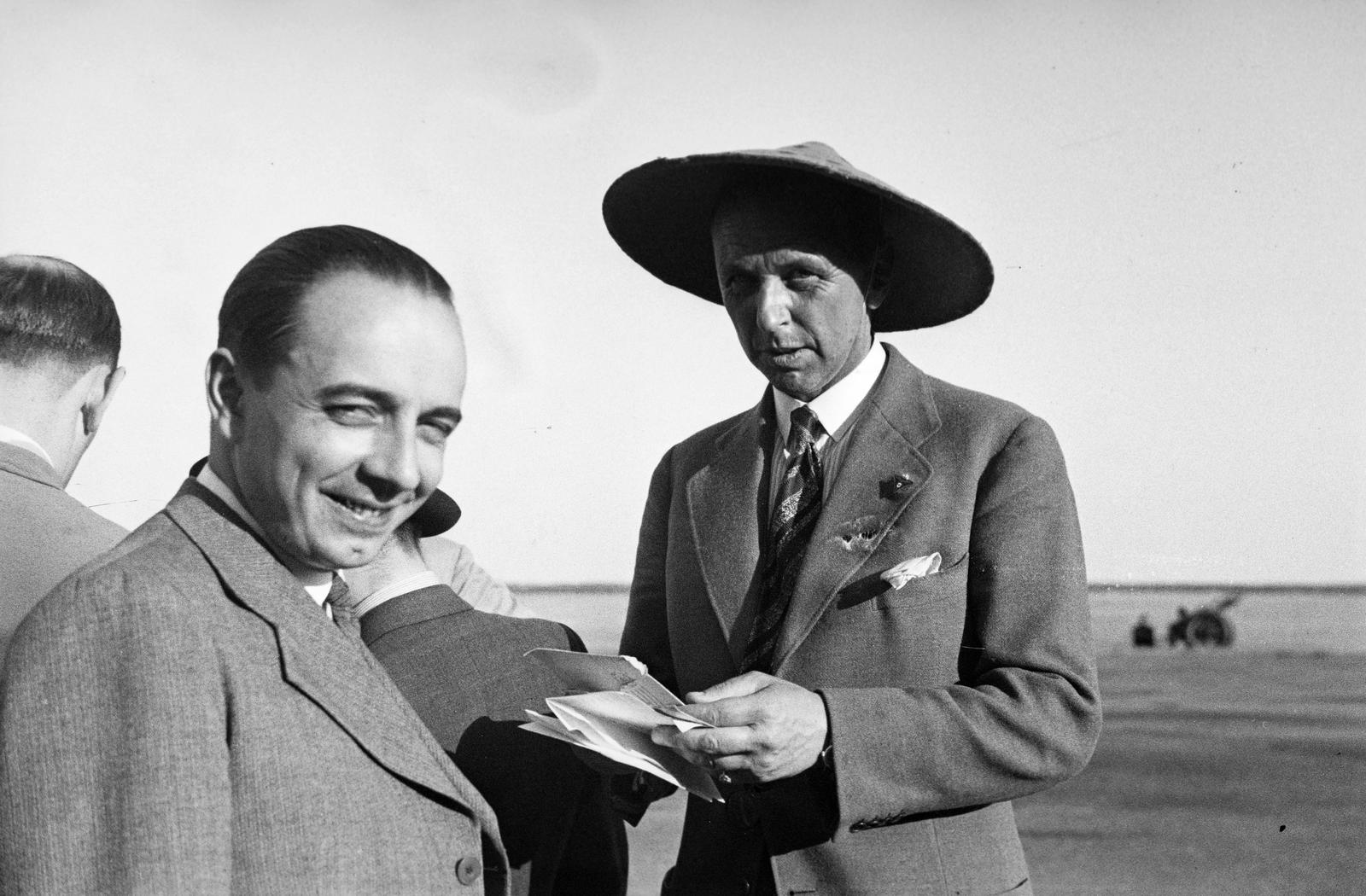 1939, Inkey Tibor, Best of, smile, men, hat, Fortepan #304947