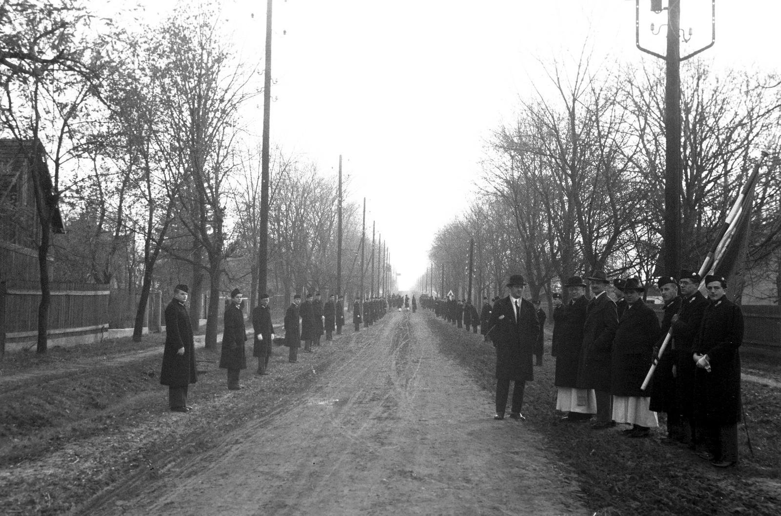 1936, Inkey Tibor, waiting, dirt road, Fortepan #304975