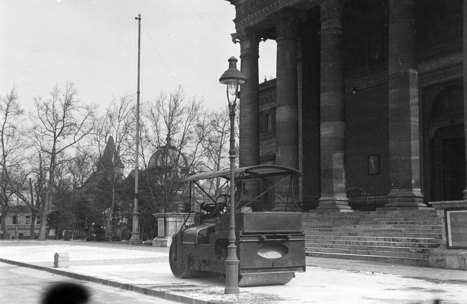 1938, Inkey Tibor, úthenger, Fortepan #305095