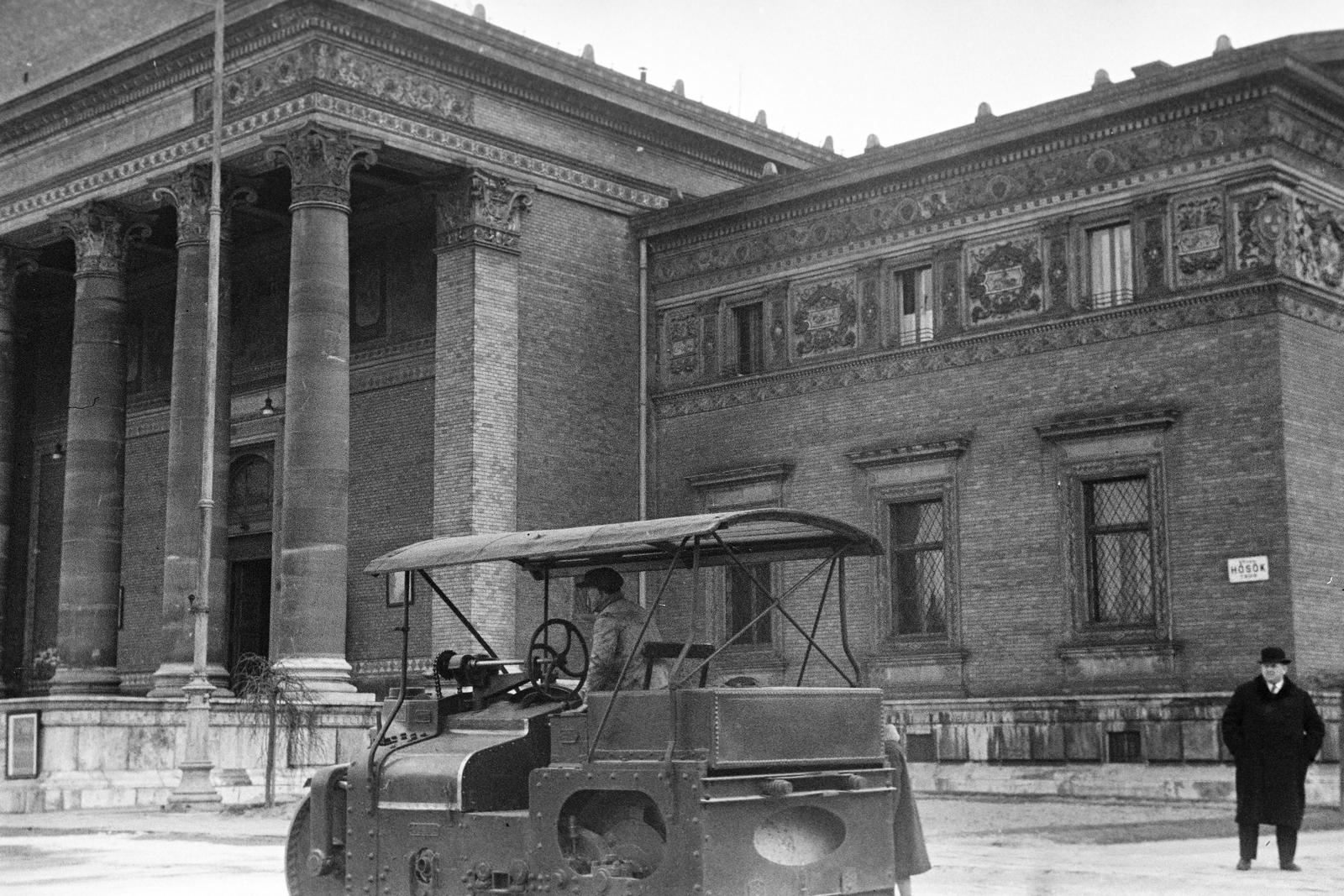 1938, Inkey Tibor, úthenger, Fortepan #305096