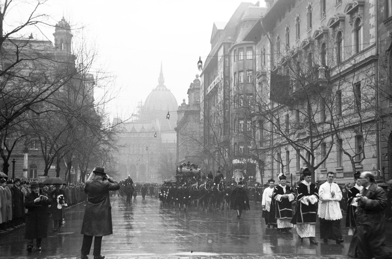 1937, Inkey Tibor, fotózás, gyászmenet, országház, pap, Fortepan #305130