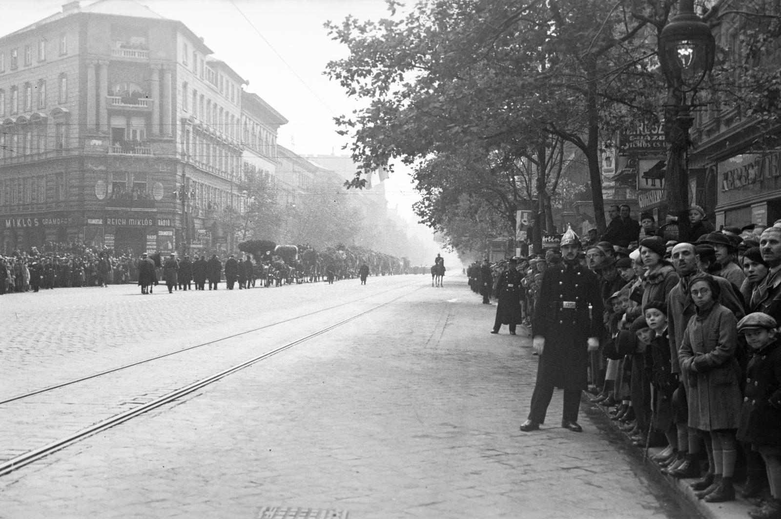 1937, Inkey Tibor, street view, gaping, Fortepan #305141