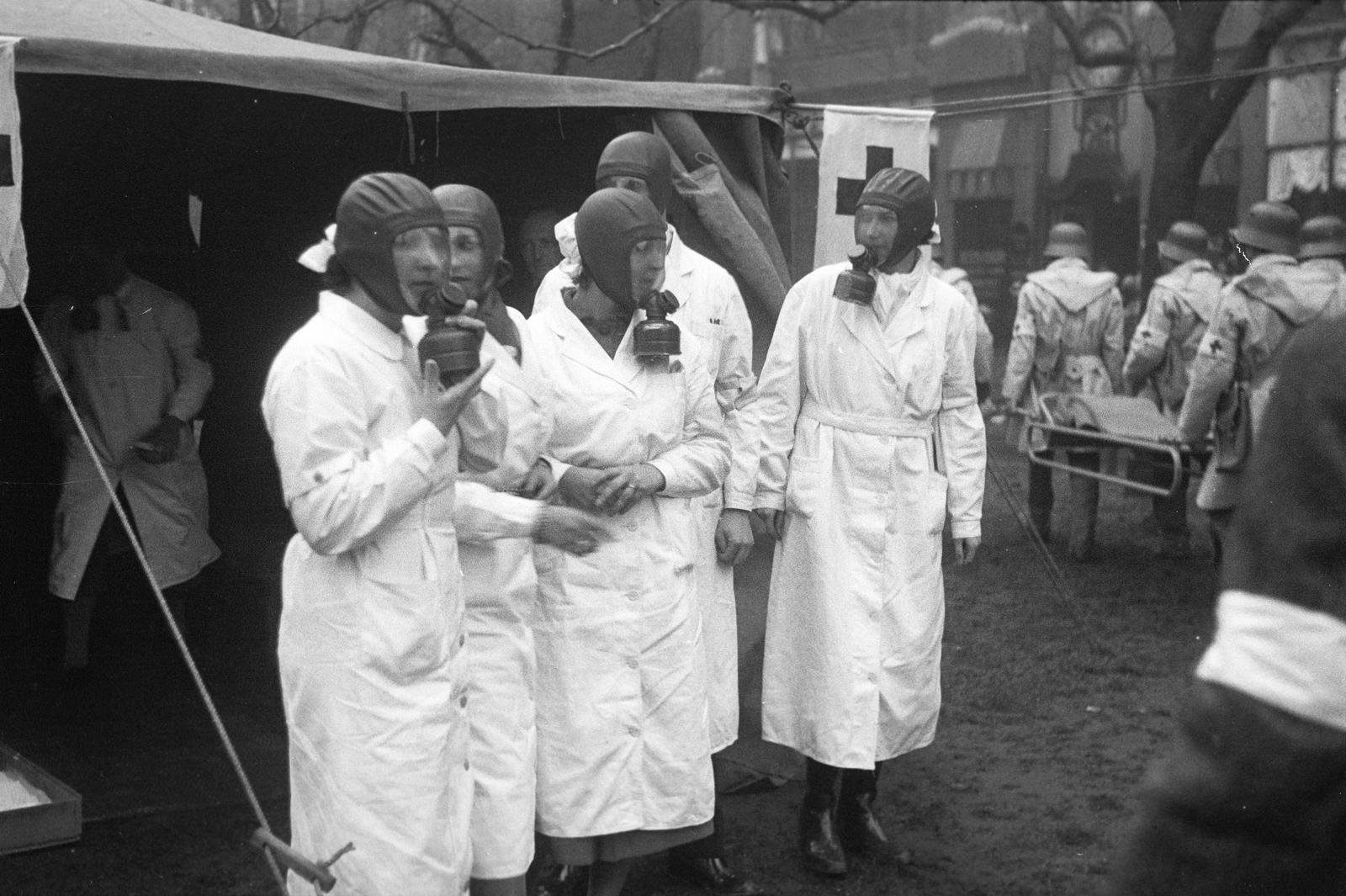 1937, Inkey Tibor, air defense, gas mask, Fortepan #305172