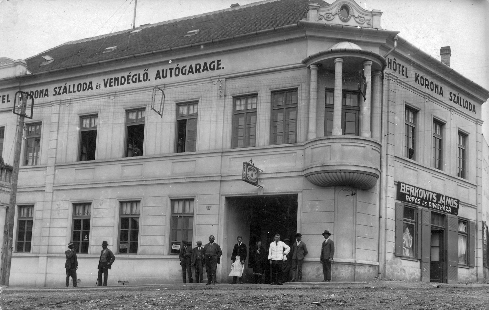 Magyarország, Vasvár, Március 15. tér, Korona szálló., 1926, Jurányi Attila, szálloda, rövidáru, Fortepan #30595