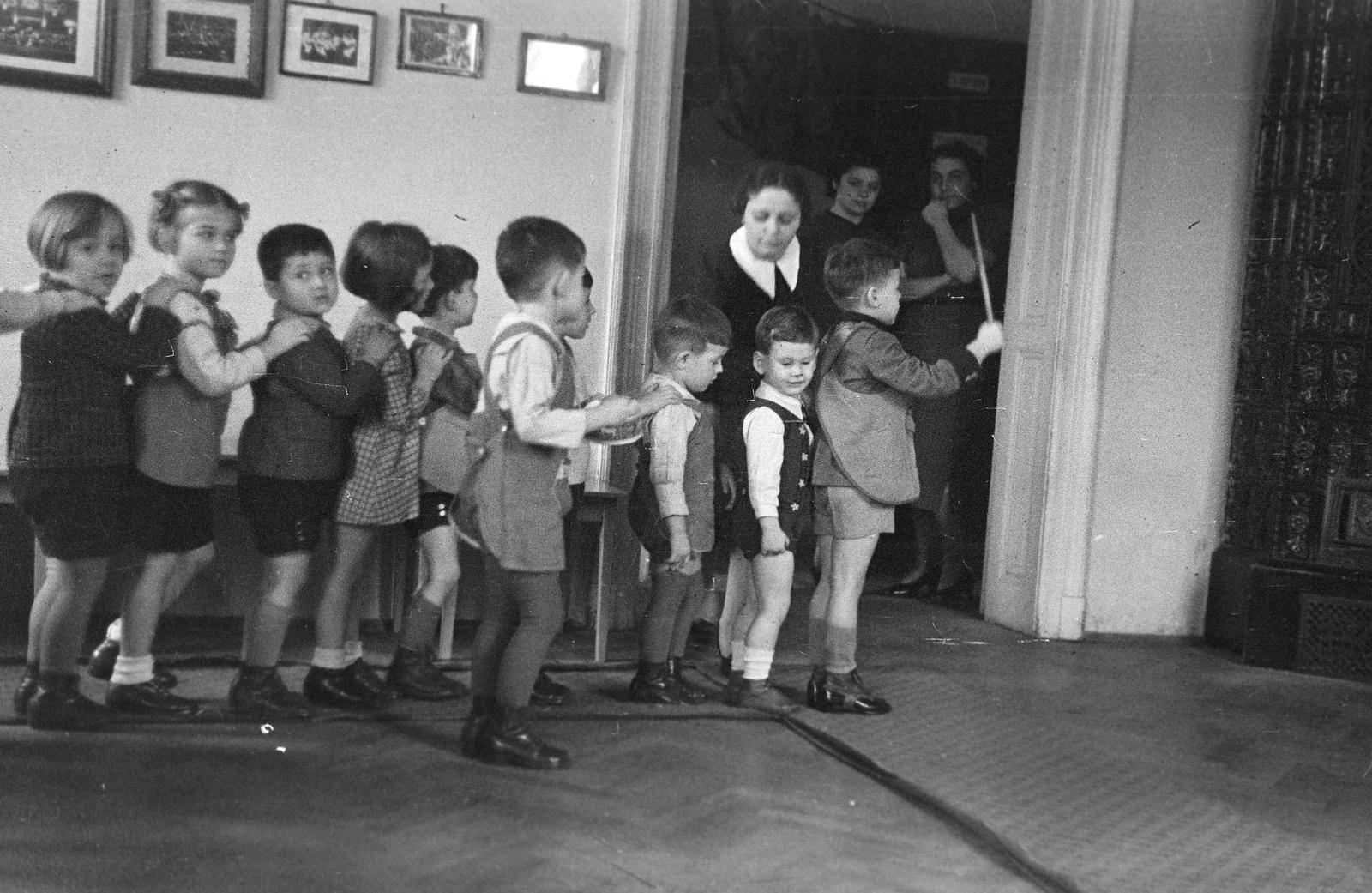 1937, Inkey Tibor, vonatozás, óvoda, Fortepan #306009