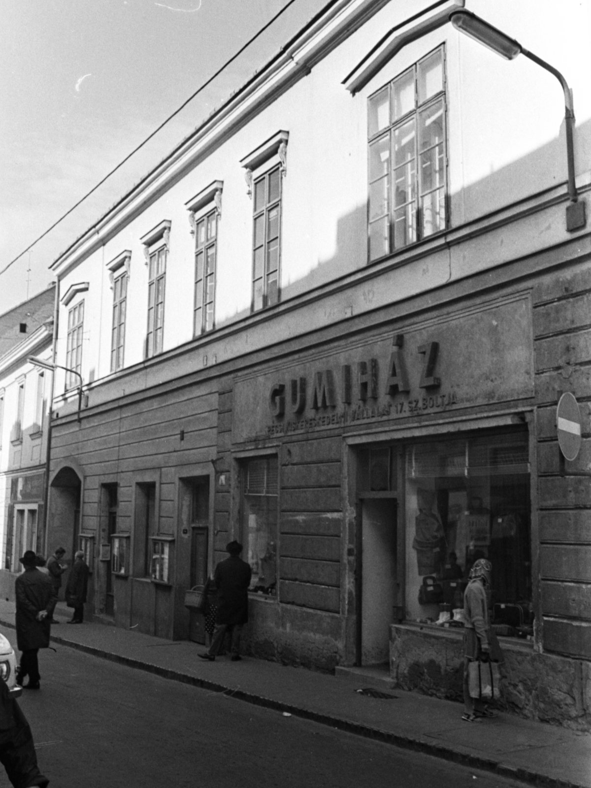 Hungary, Pécs, Ferencesek utcája (Sallai utca) 8., a Jókai térről nézve., 1968, Fortepan, Fortepan #30603