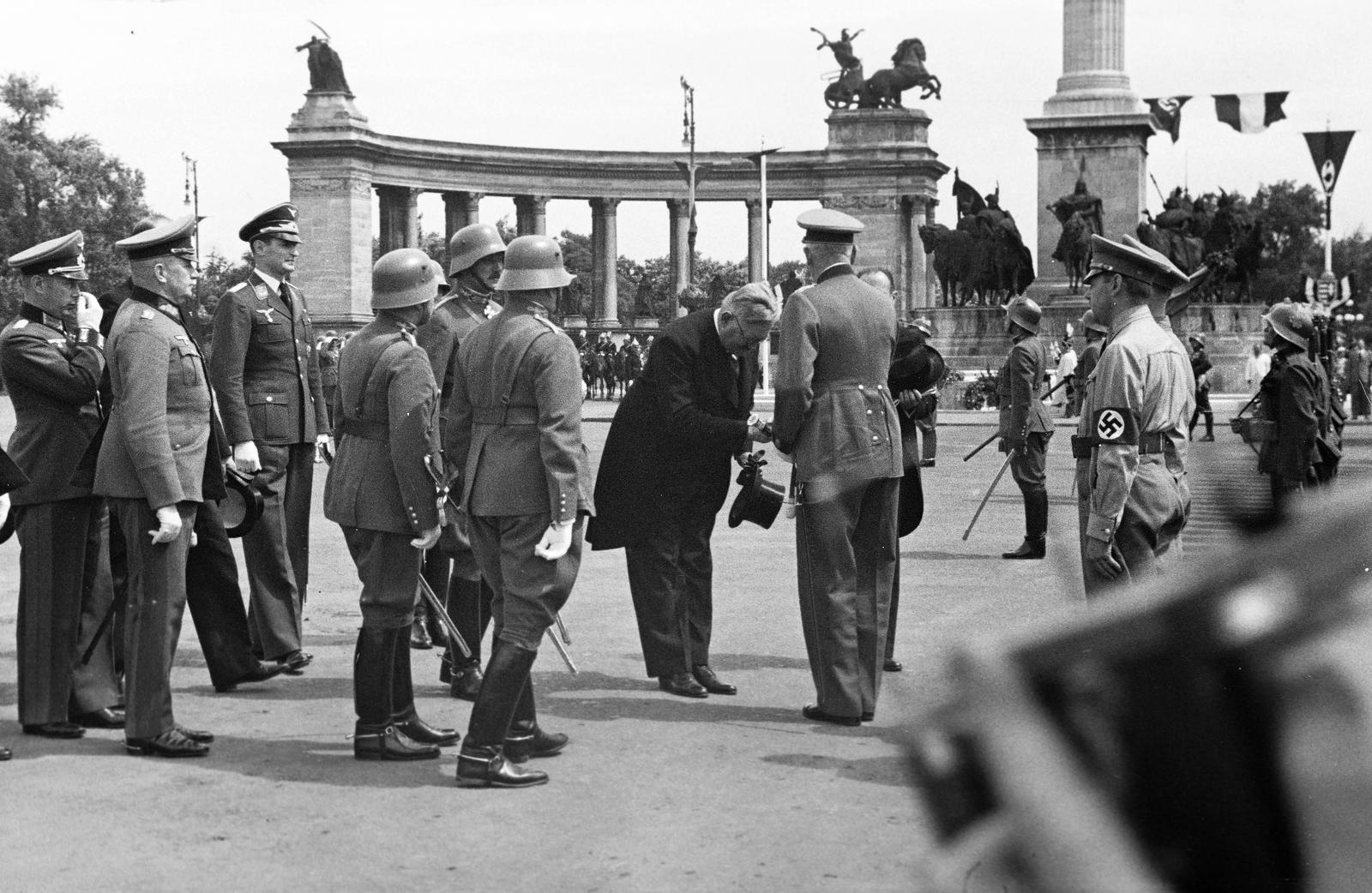 1938, Inkey Tibor, kézfogás, horogkereszt, Fortepan #306066