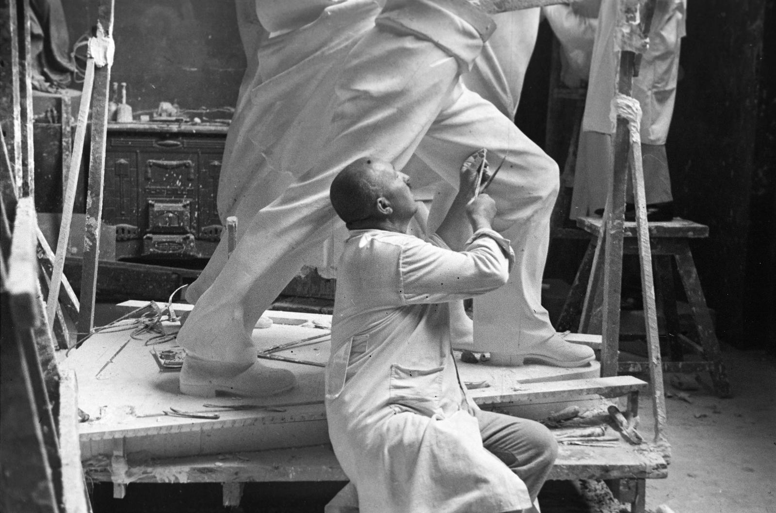 1937, Inkey Tibor, studio, sculptor, sculpture, István Szentgyörgyi-works, monument, Fortepan #306083