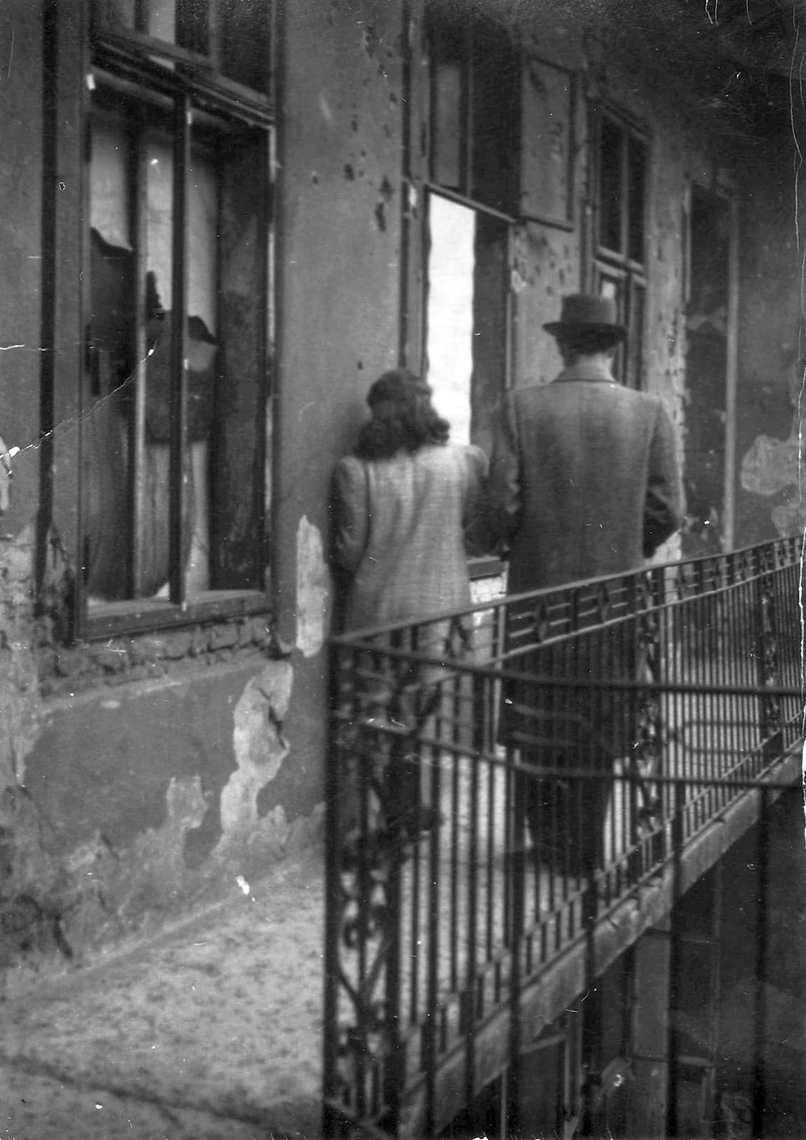 1957, Négyesi Pál, courtyard balcony, back, Fortepan #30625