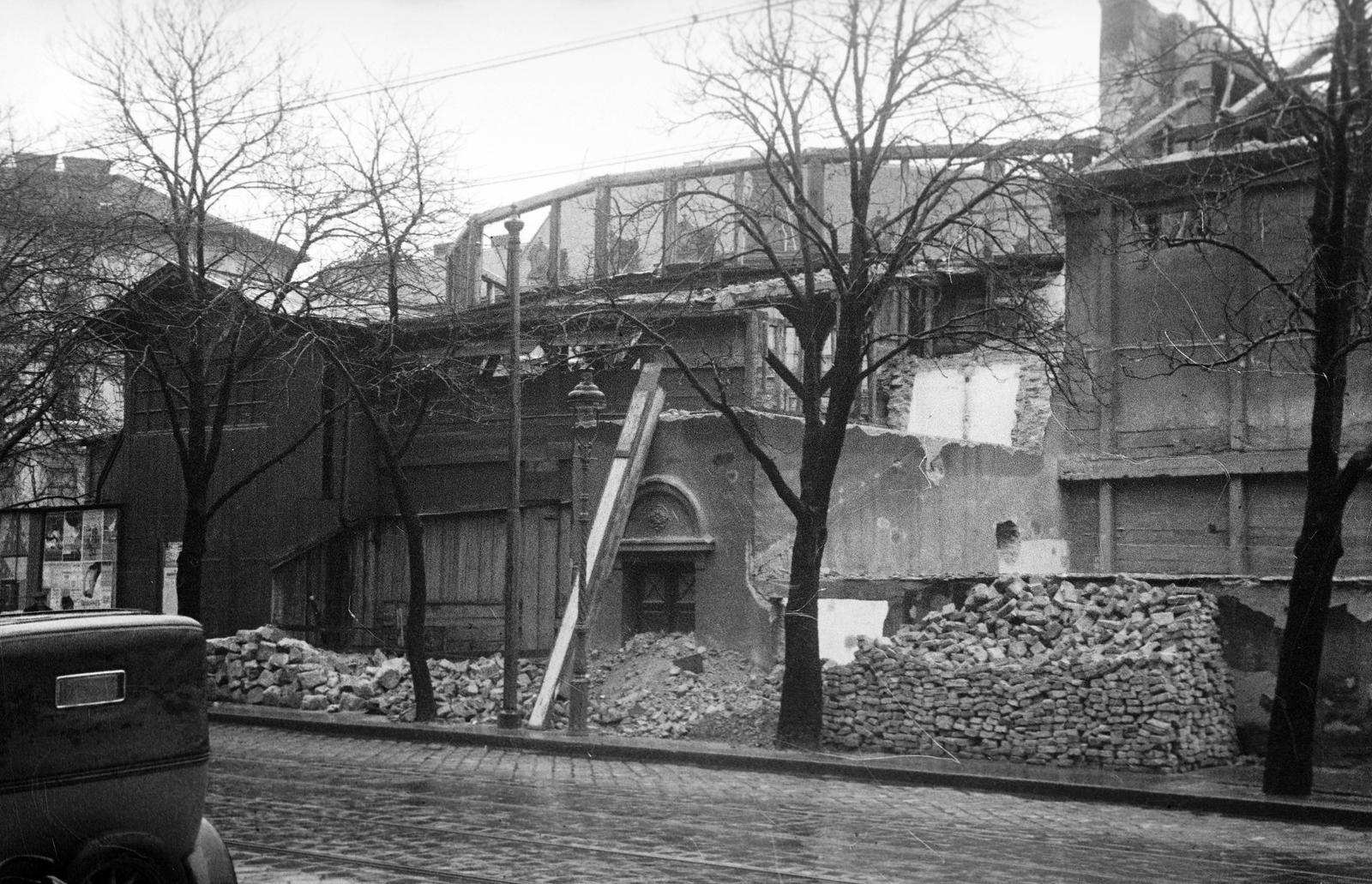 Magyarország, Budapest I., Krisztina körút, a Budai Színkör bontása., 1937, Inkey Tibor, épületbontás, Budapest, Fortepan #306268