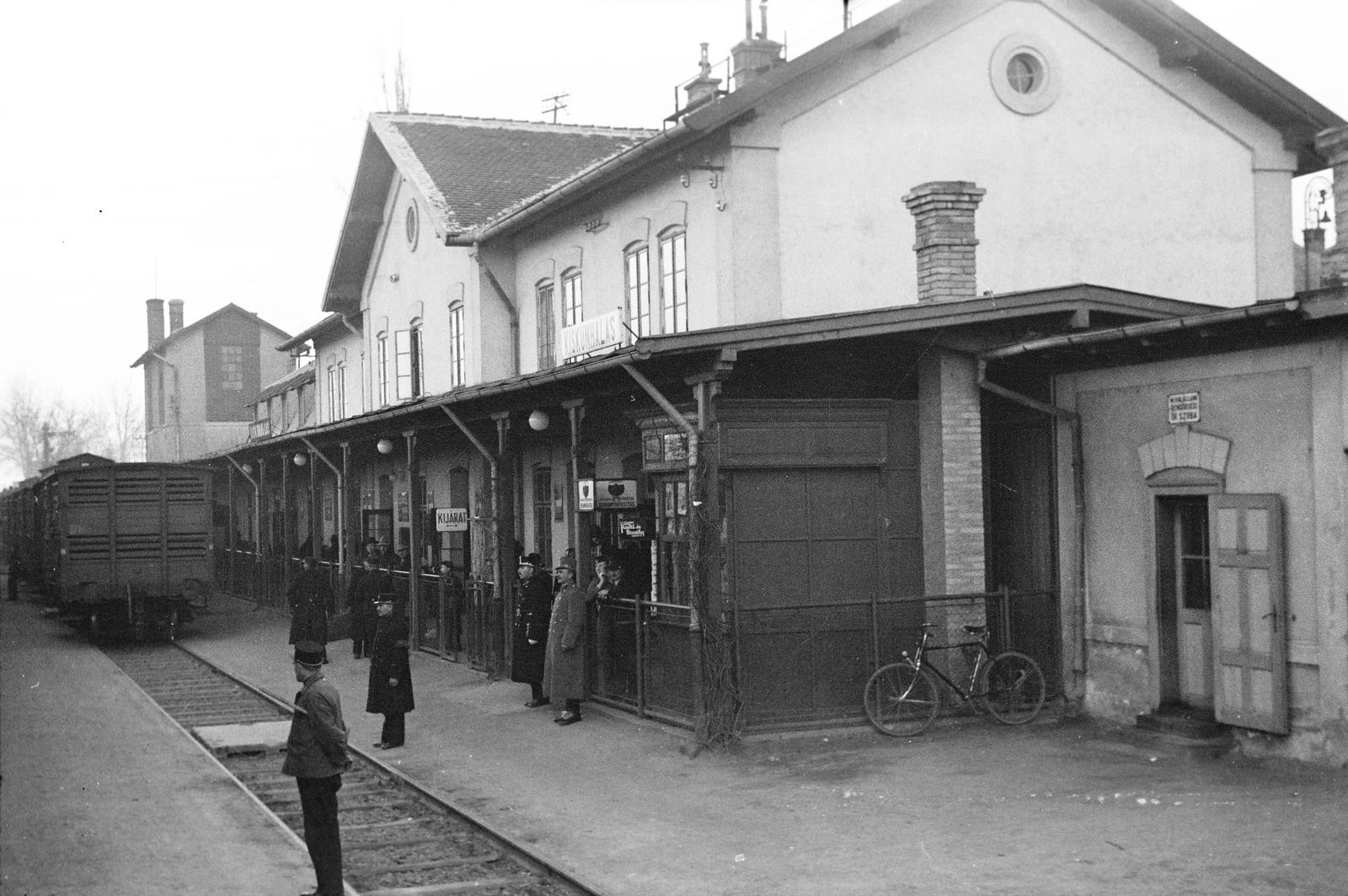 1936, Inkey Tibor, train station, Fortepan #306283