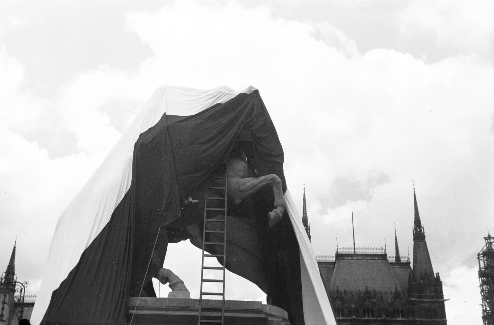 1937, Inkey Tibor, Best of, lovas szobor, avatás, alulnézet, zászló, létra, II. Rákóczi Ferenc-ábrázolás, Pásztor János-alkotás, Fortepan #306326