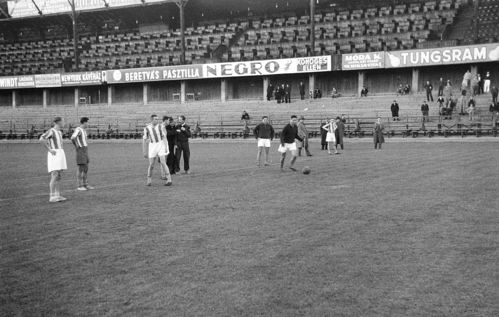 1939, Inkey Tibor, football, Tungsram-brand, Negro-brand, Fortepan #306408