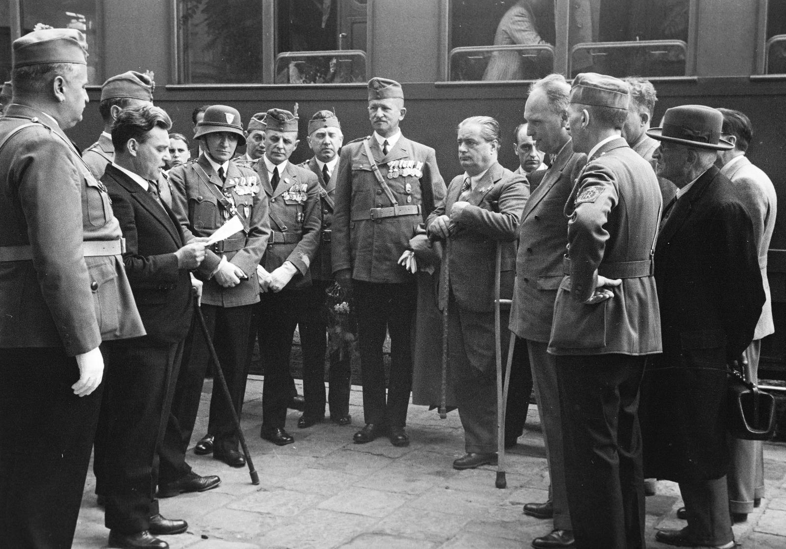 1936, Inkey Tibor, crutch, platform, soldier, Fortepan #306430