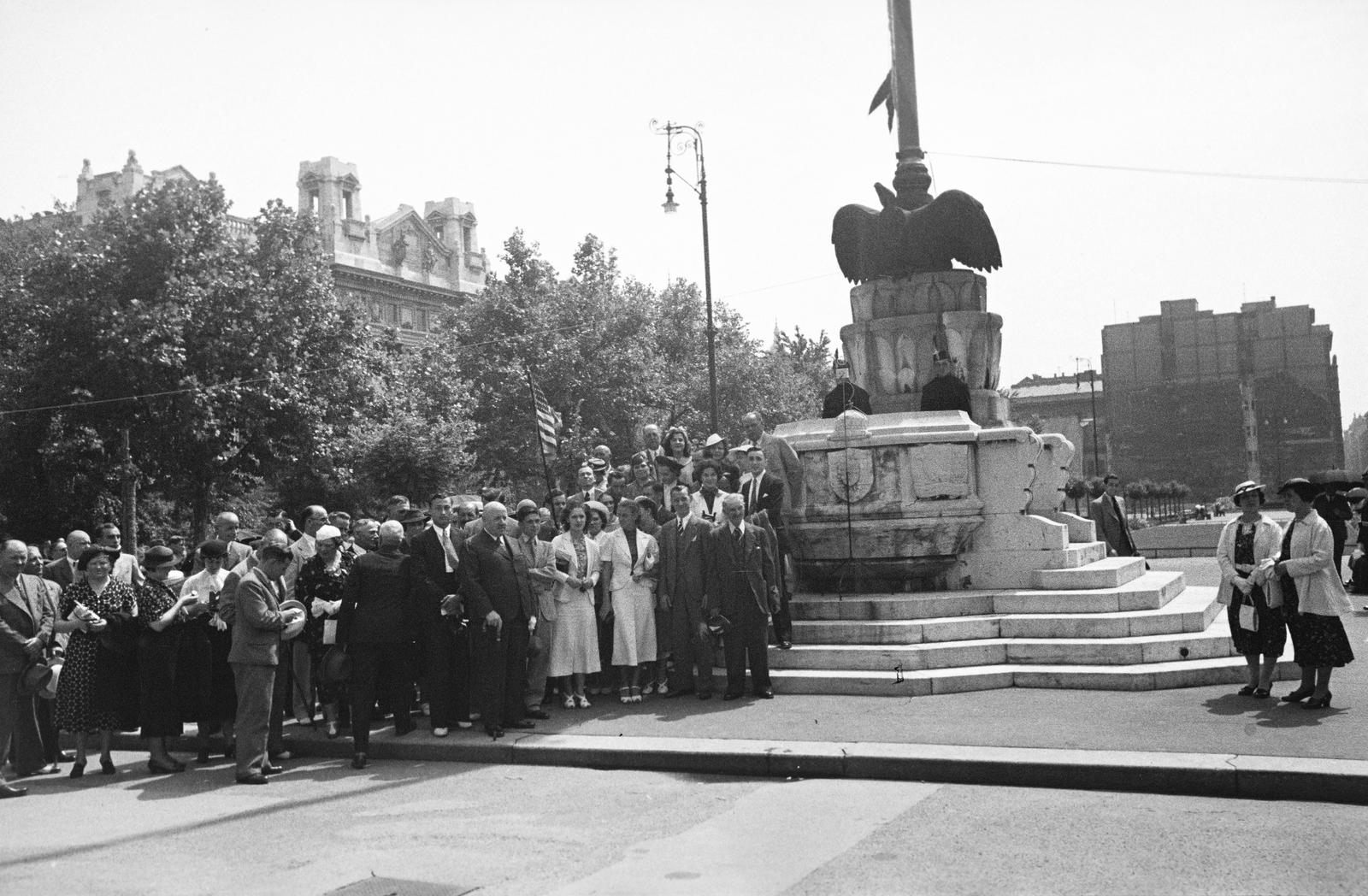 1936, Inkey Tibor, national flag, Jenő Kismarty-Lechner-design, untitled, Fortepan #306440