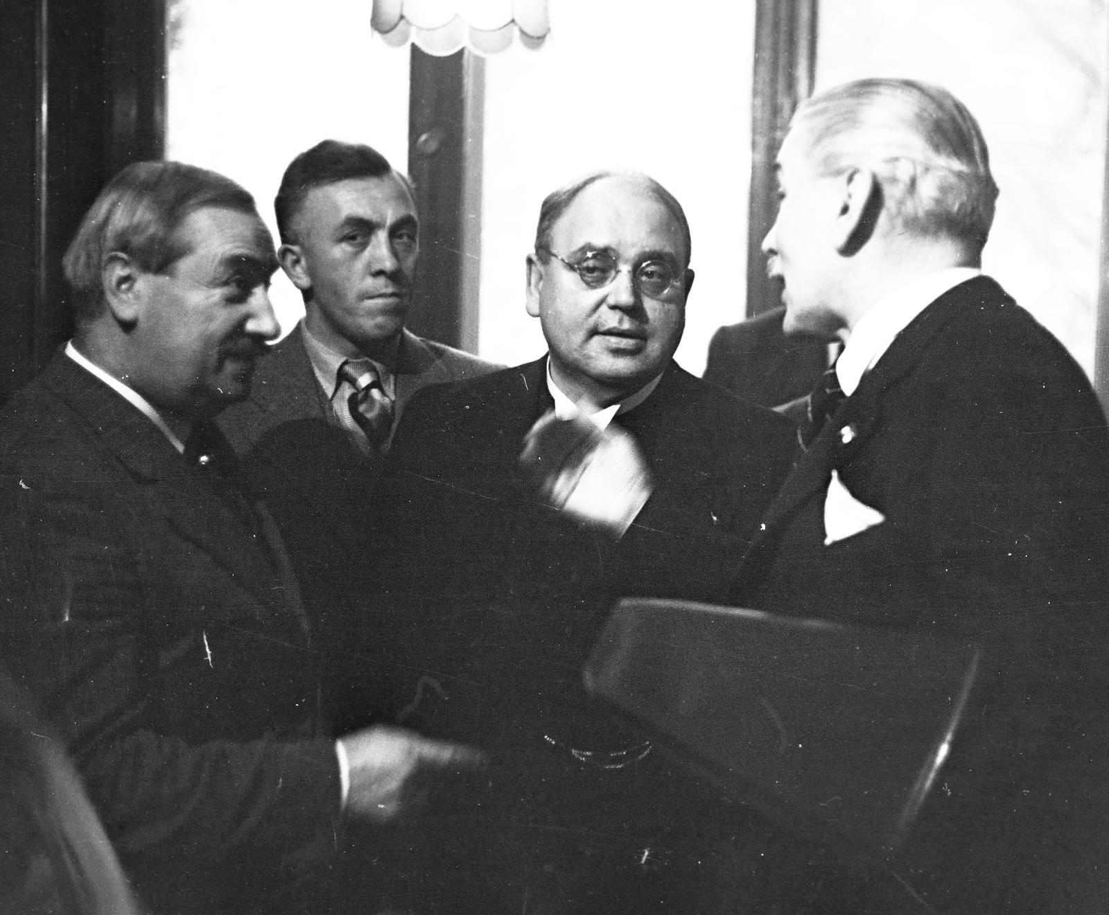 1936, Inkey Tibor, bemozdulás, gesztus, férfiak, Fortepan #306462