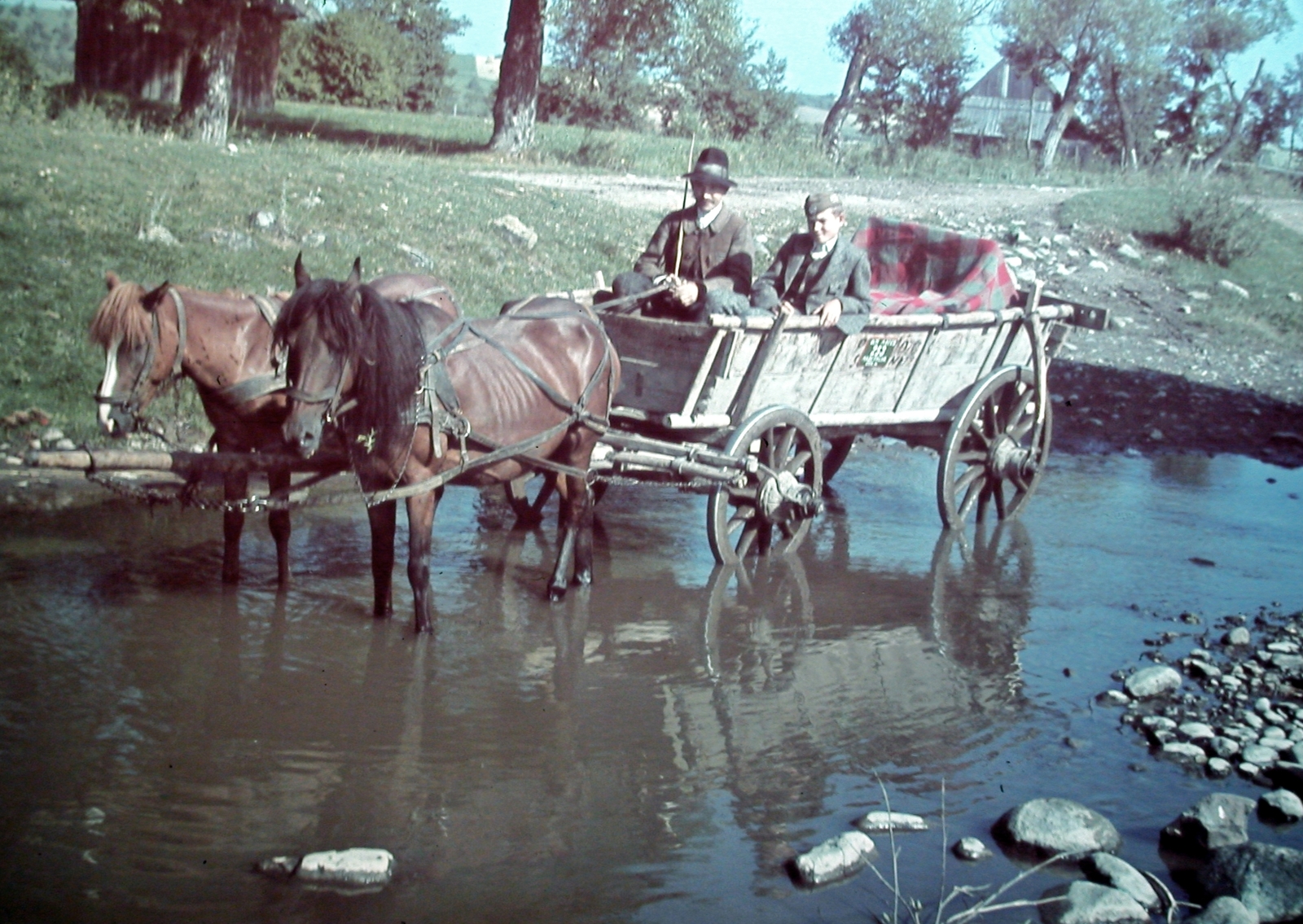 1935, Fortepan, falu, színes, ló, szekér, fogat, férfi, fiú, kettős portré, patak, Fortepan #3068