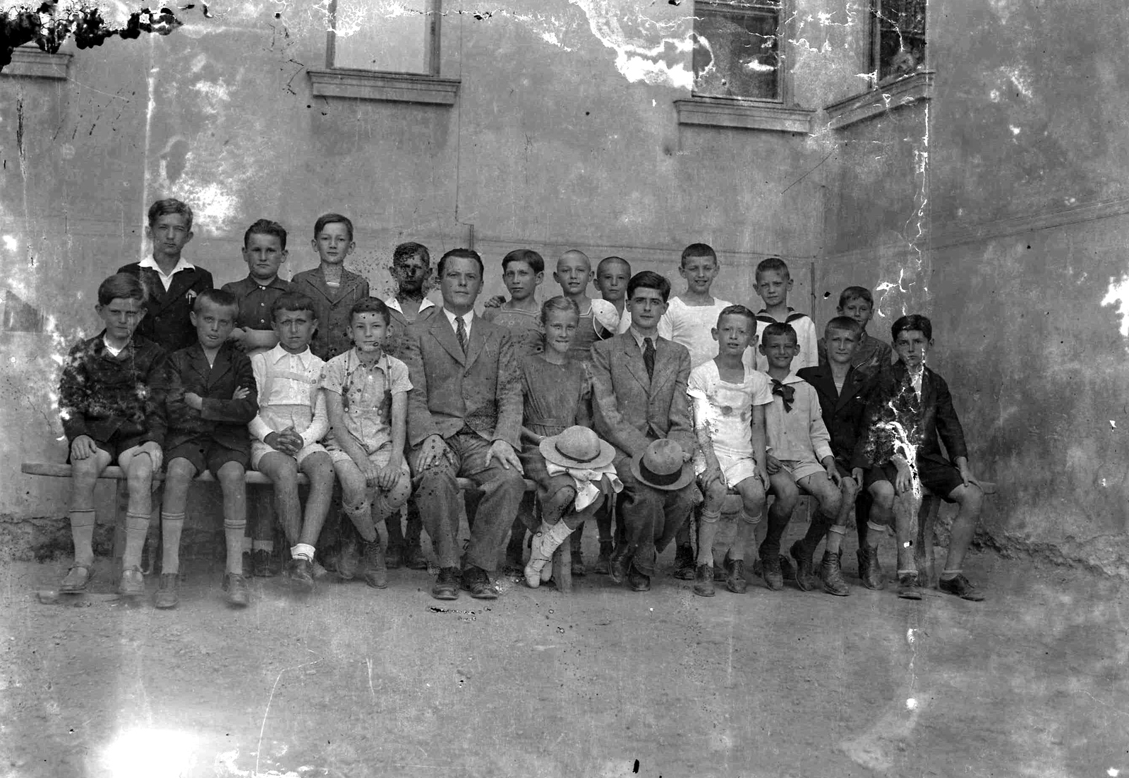 1932, Storymap.hu, school, class photo, boy, hat on knees, Fortepan #30695