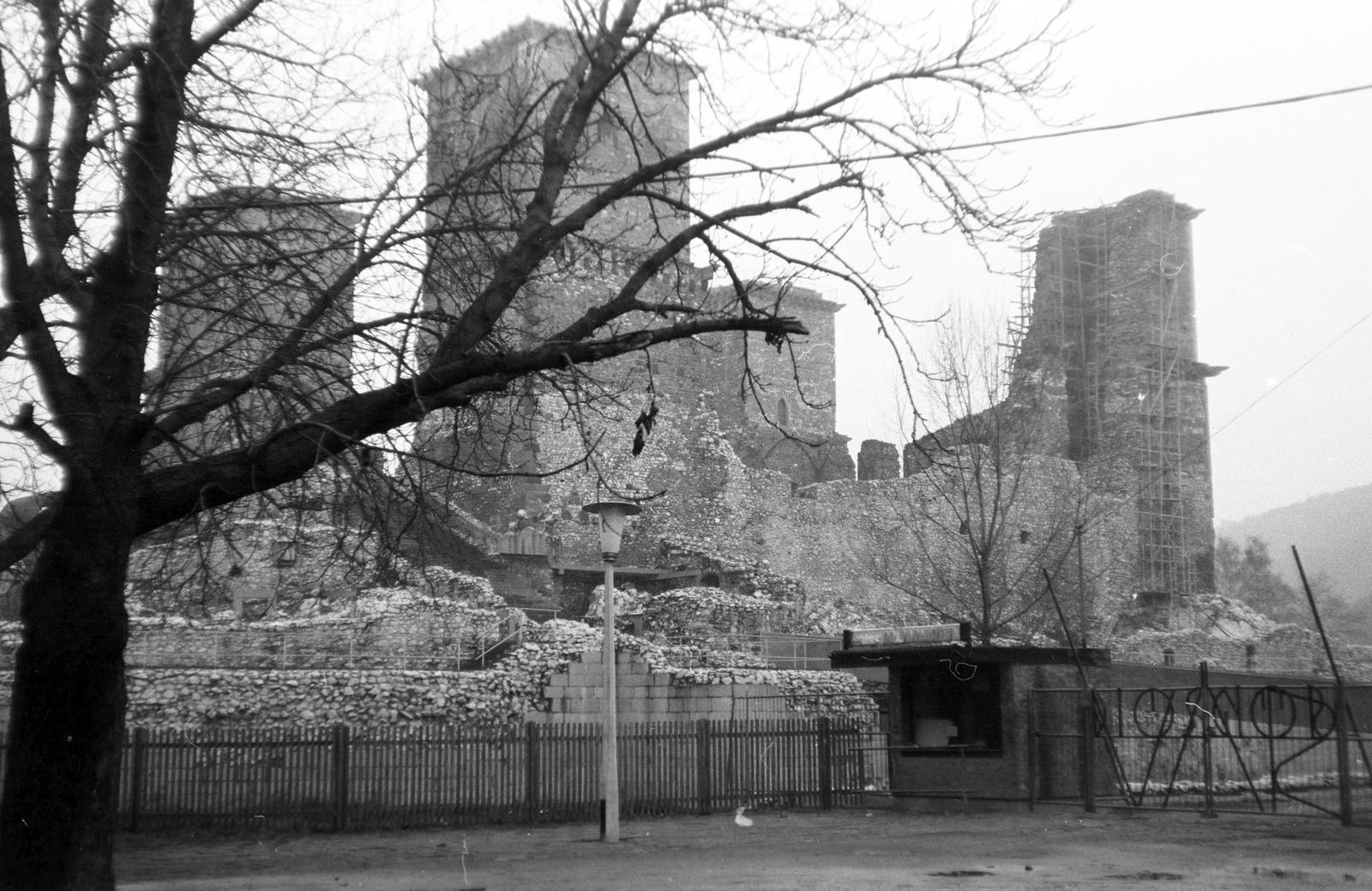 Magyarország, Miskolc,Diósgyőr, Vár., 1967, Gazda Anikó, Fortepan #307162