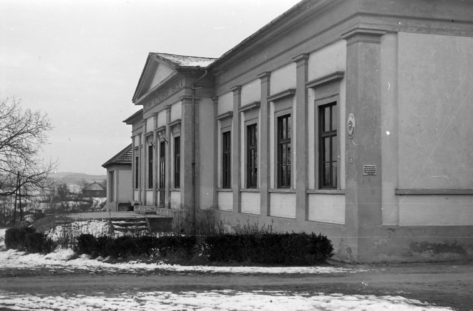 Hungary, untitled, Kossuth Lajos utca, Huszár-kastély., 1965, Gazda Anikó, Fortepan #307245