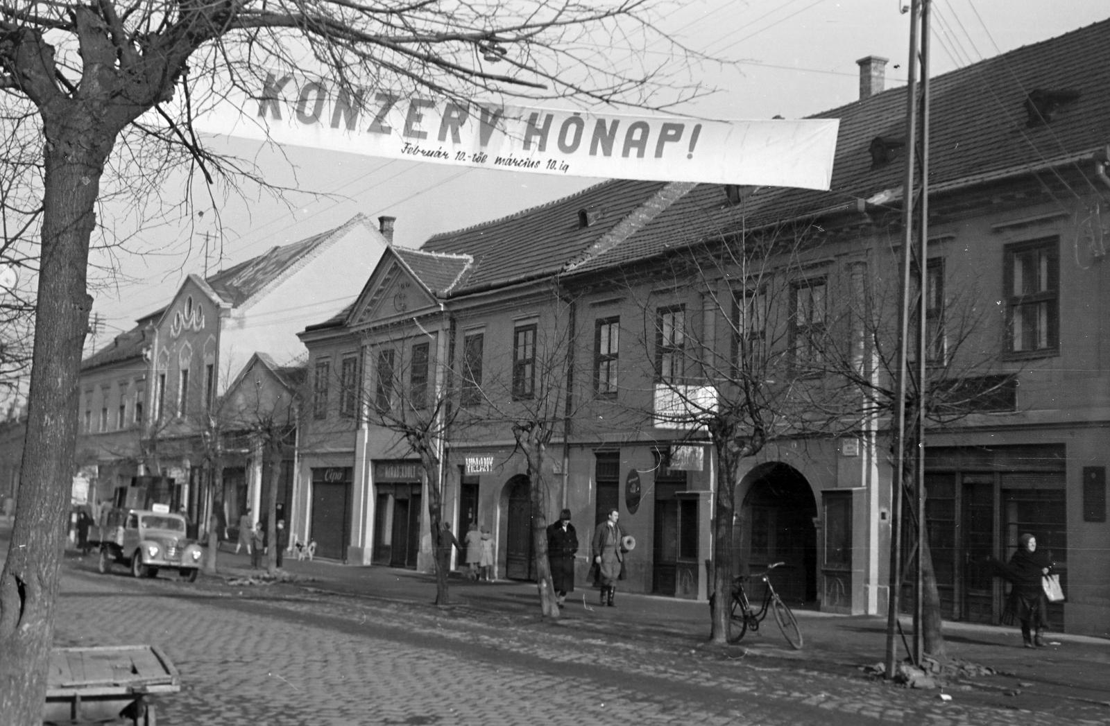 Magyarország, 1961, Gazda Anikó, Best of, hirdetmény, felirat, utcakép, konzerv, Fortepan #307251