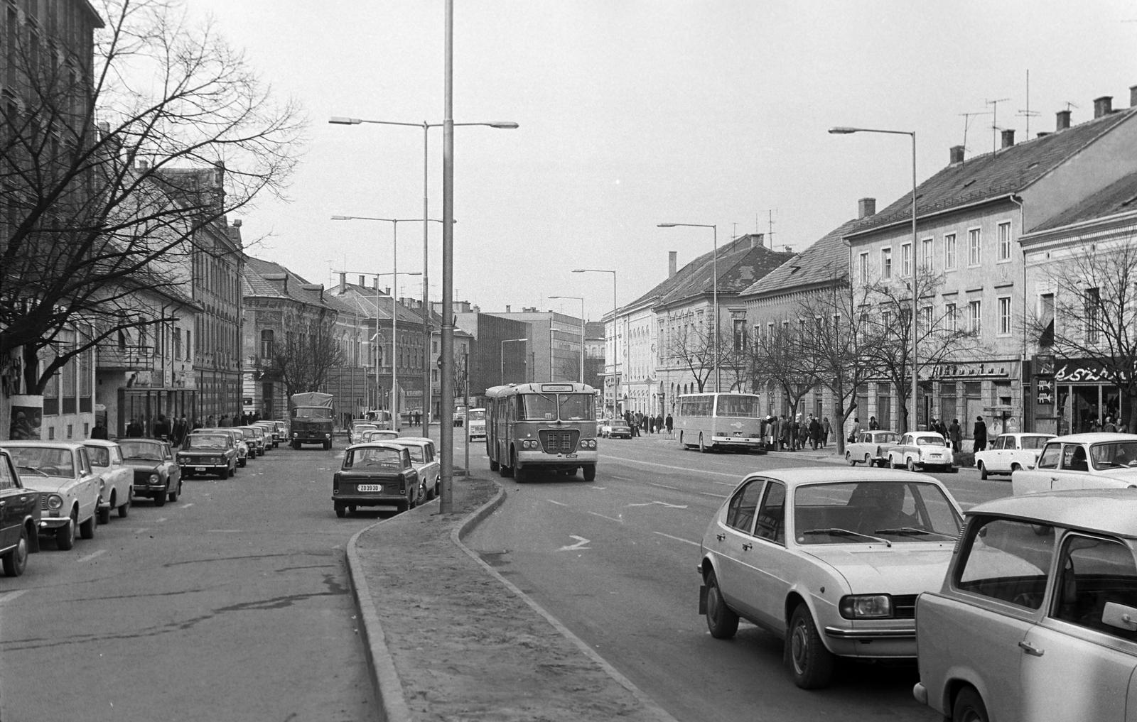 Magyarország, Zalaegerszeg, Kazinczy (Marx) tér., 1977, Gazda Anikó, Fortepan #307274