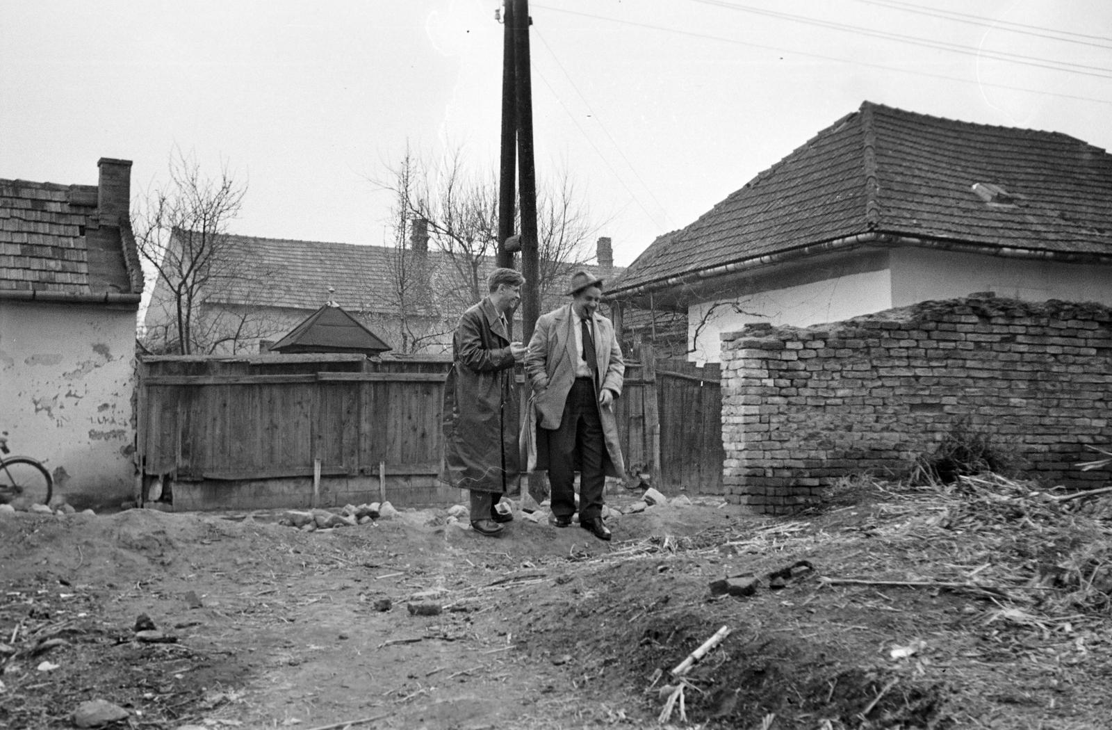 Hungary, 1961, Gazda Anikó, Best of, vacant land, fun, trench coat, smoking, Fortepan #307447