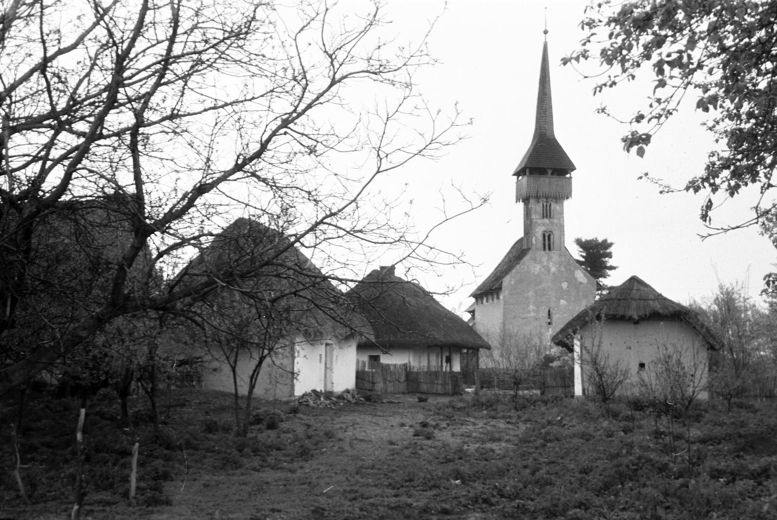 Magyarország, Csaroda, református templom., 1958, Gazda Anikó, népi építészet, templom, templomtorony, református, Fortepan #307574