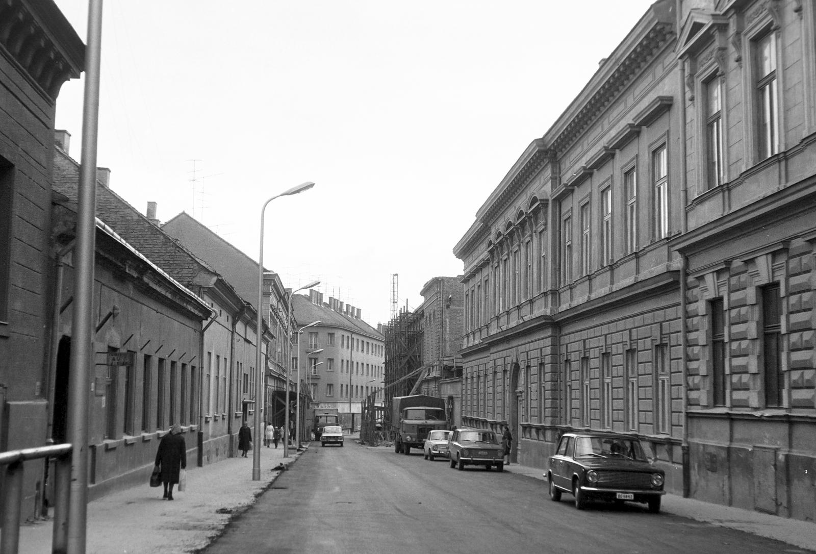Magyarország, Nagykanizsa, Zrínyi Miklós utca a Csengery utca (Béka út) és az Ady Endre utca közötti szakaszon., 1980, Gazda Anikó, Fortepan #307591