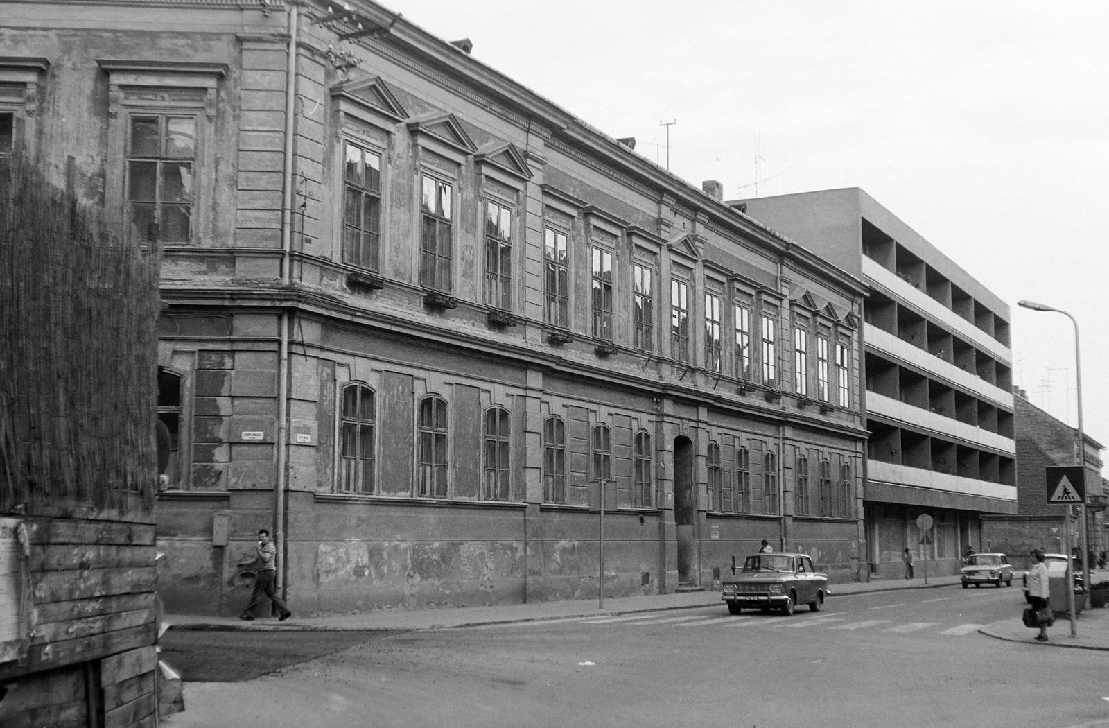 Magyarország, Nagykanizsa, Ady Endre utca a Zrínyi Miklós utcai kereszteződésnél., 1980, Gazda Anikó, Fortepan #307596