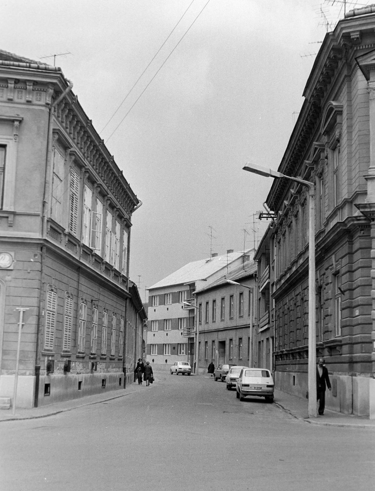 Magyarország, Nagykanizsa, Erzsébet (Szabadság) tér, szemben a Kinizsi utca., 1977, Gazda Anikó, Fortepan #307631