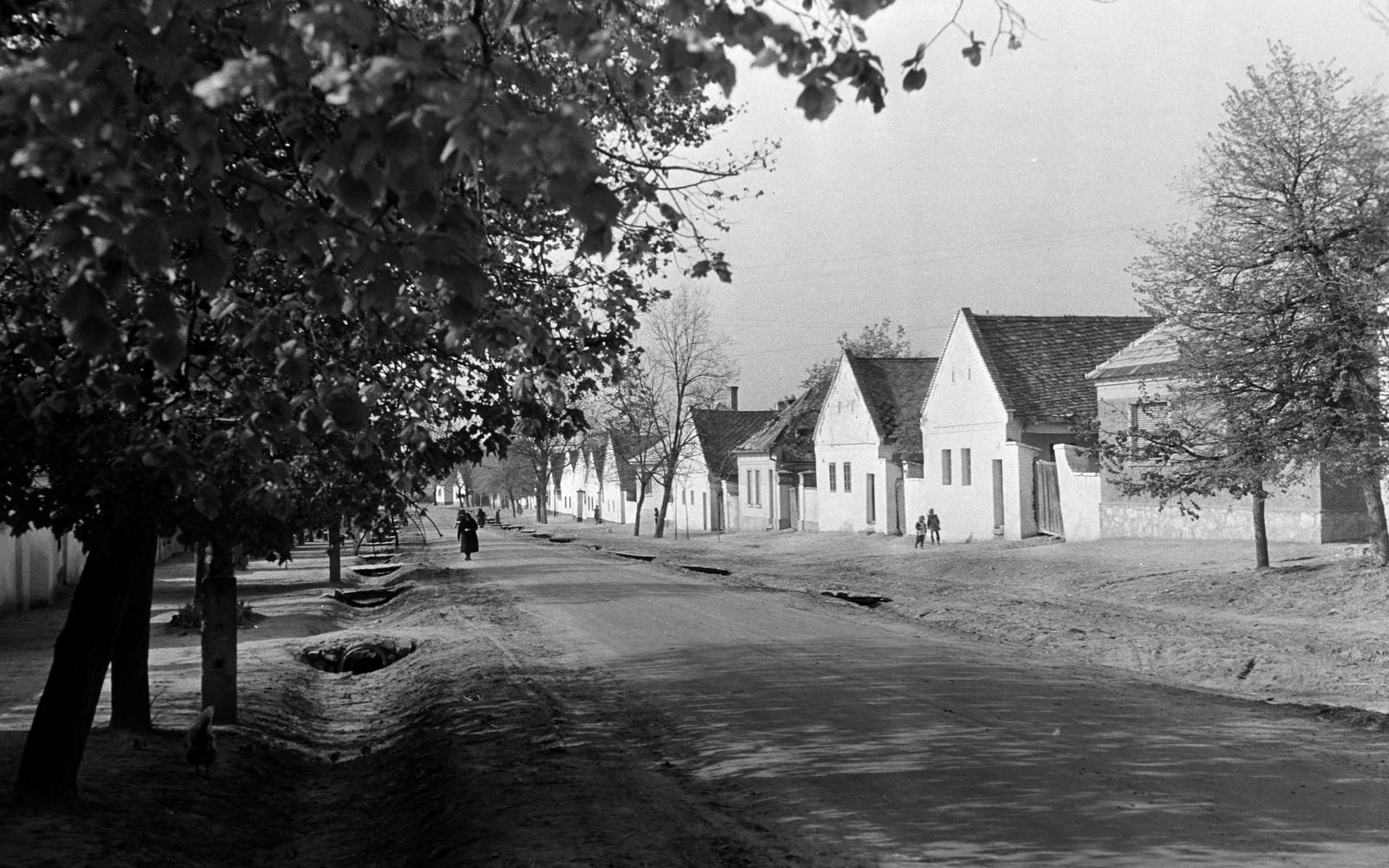 Hungary, 1961, Gazda Anikó, open ditch, street view, village, Fortepan #307723