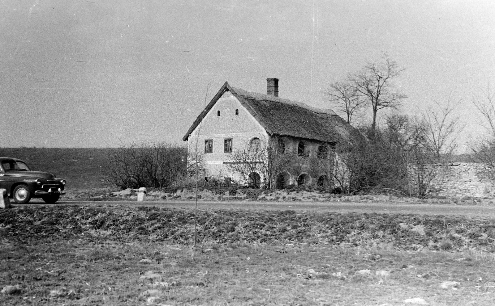 Hungary, Nemesvámos, Tapolcai út, Vámosi betyárcsárda., 1961, Gazda Anikó, Fortepan #307727