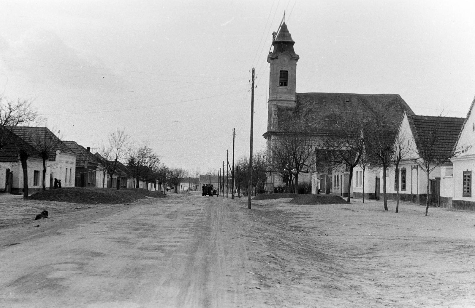 Hungary, untitled, Kossuth utca, jobbra a Szent Anna-templom., 1961, Gazda Anikó, Fortepan #307733