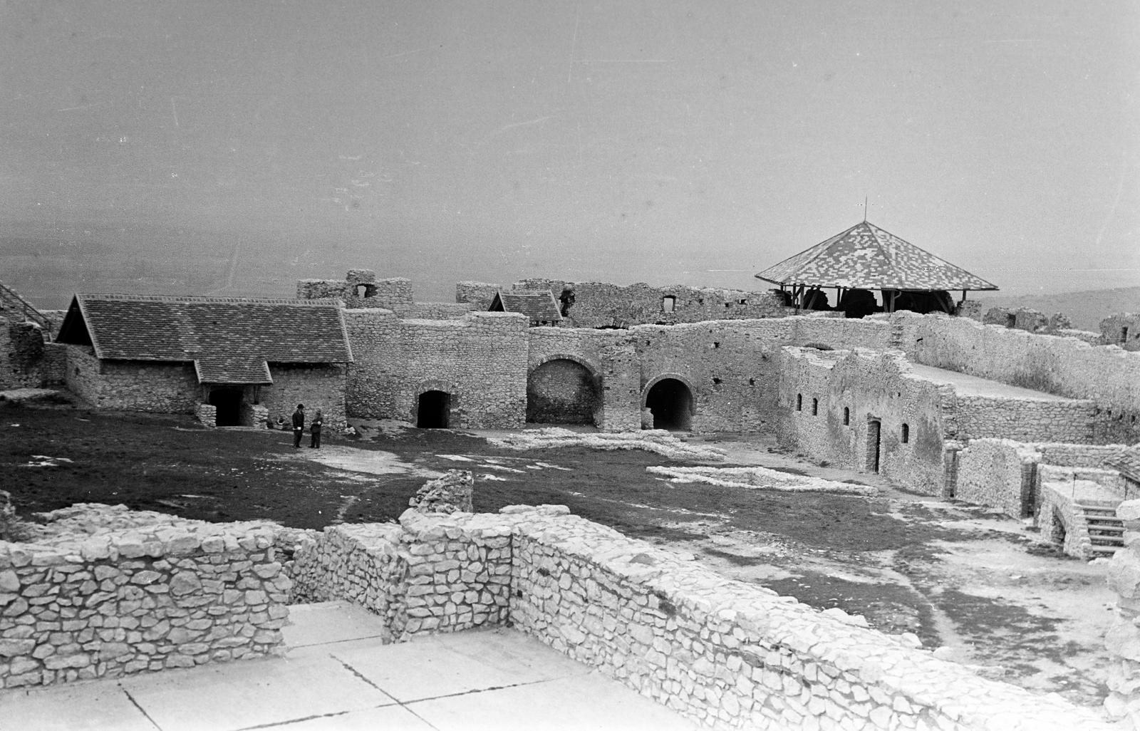 Hungary, Sümeg, várrészlet., 1965, Gazda Anikó, Fortepan #307766