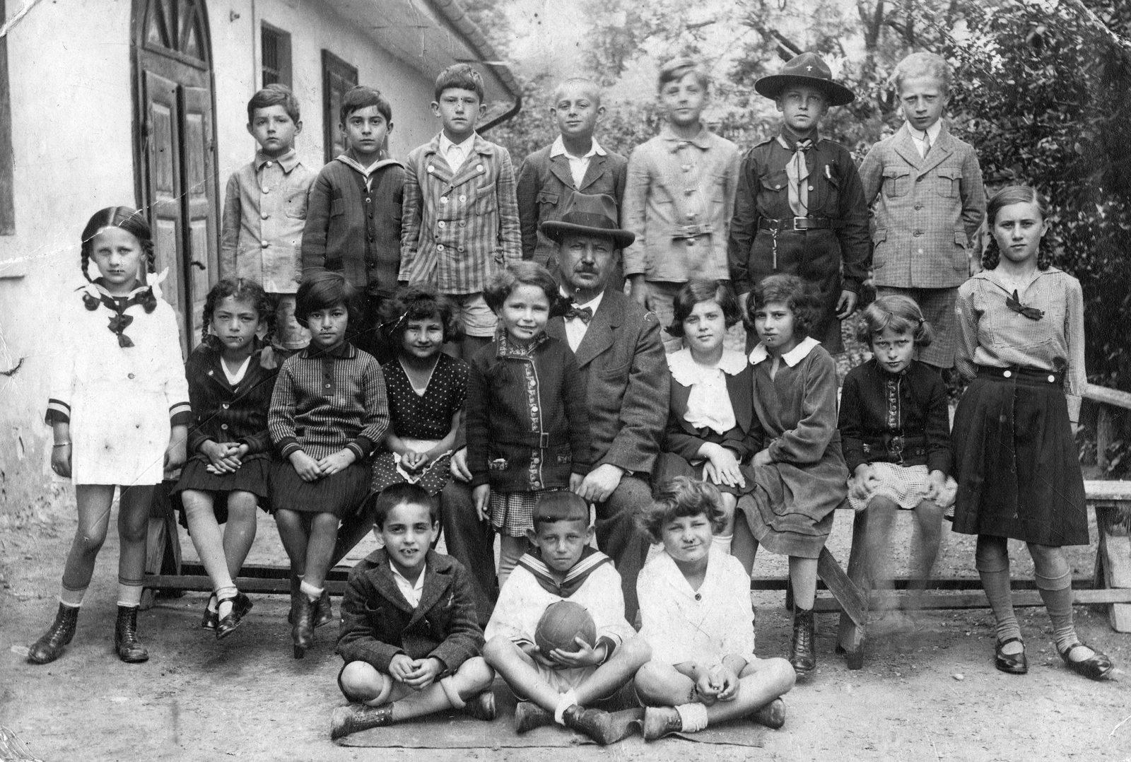 1928, Storymap.hu, yard, tableau, summer, kids, man, scouting, boys, girl, ball, Fortepan #30786